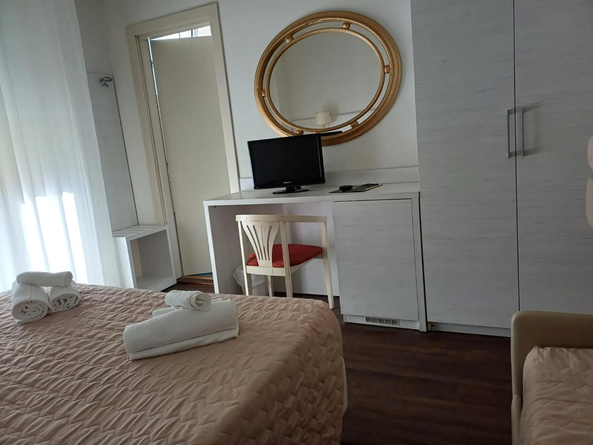 Bedroom in Hotel Imperial Beach - Dada Hotels