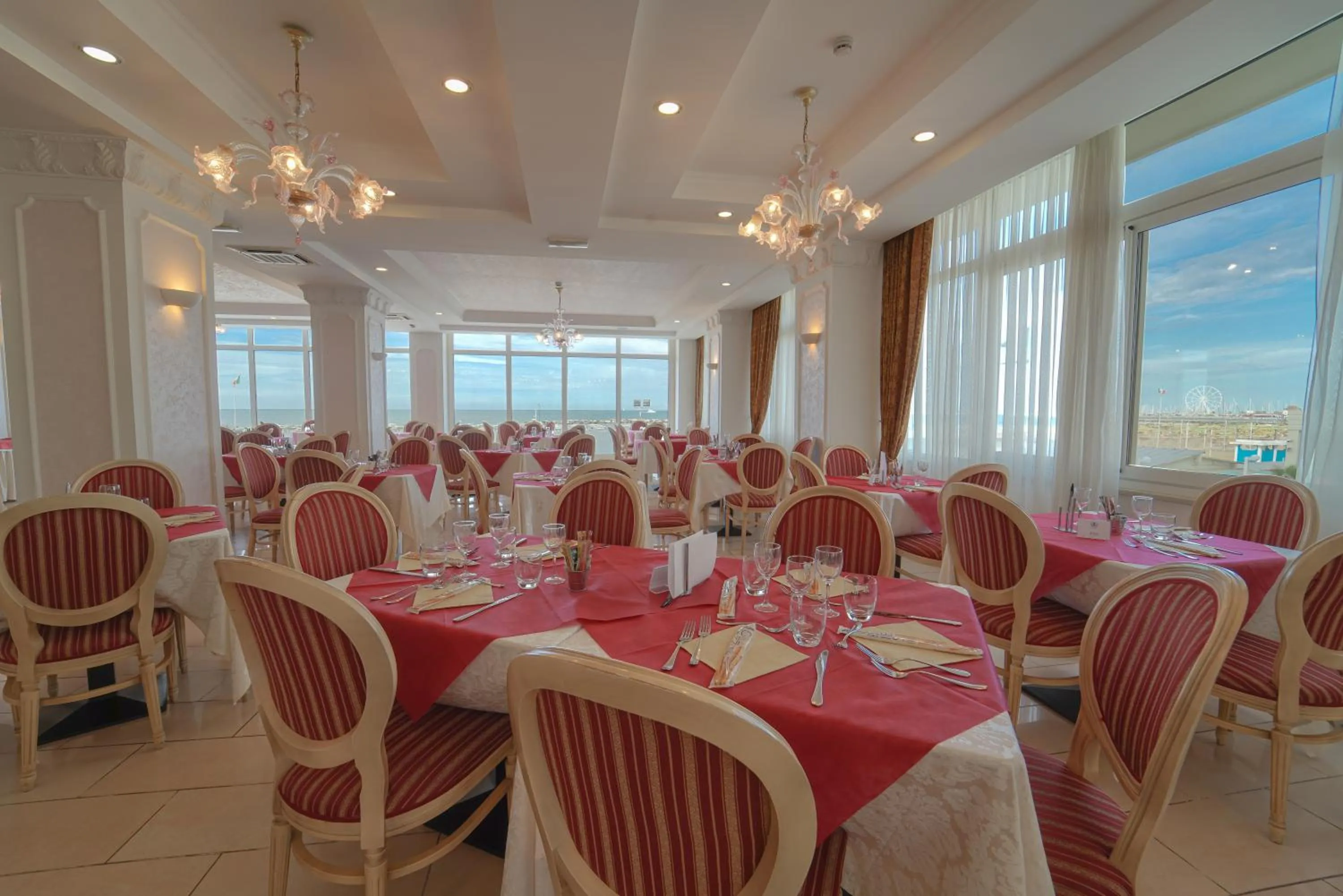 Restaurant/places to eat in Hotel Imperial Beach - Dada Hotels