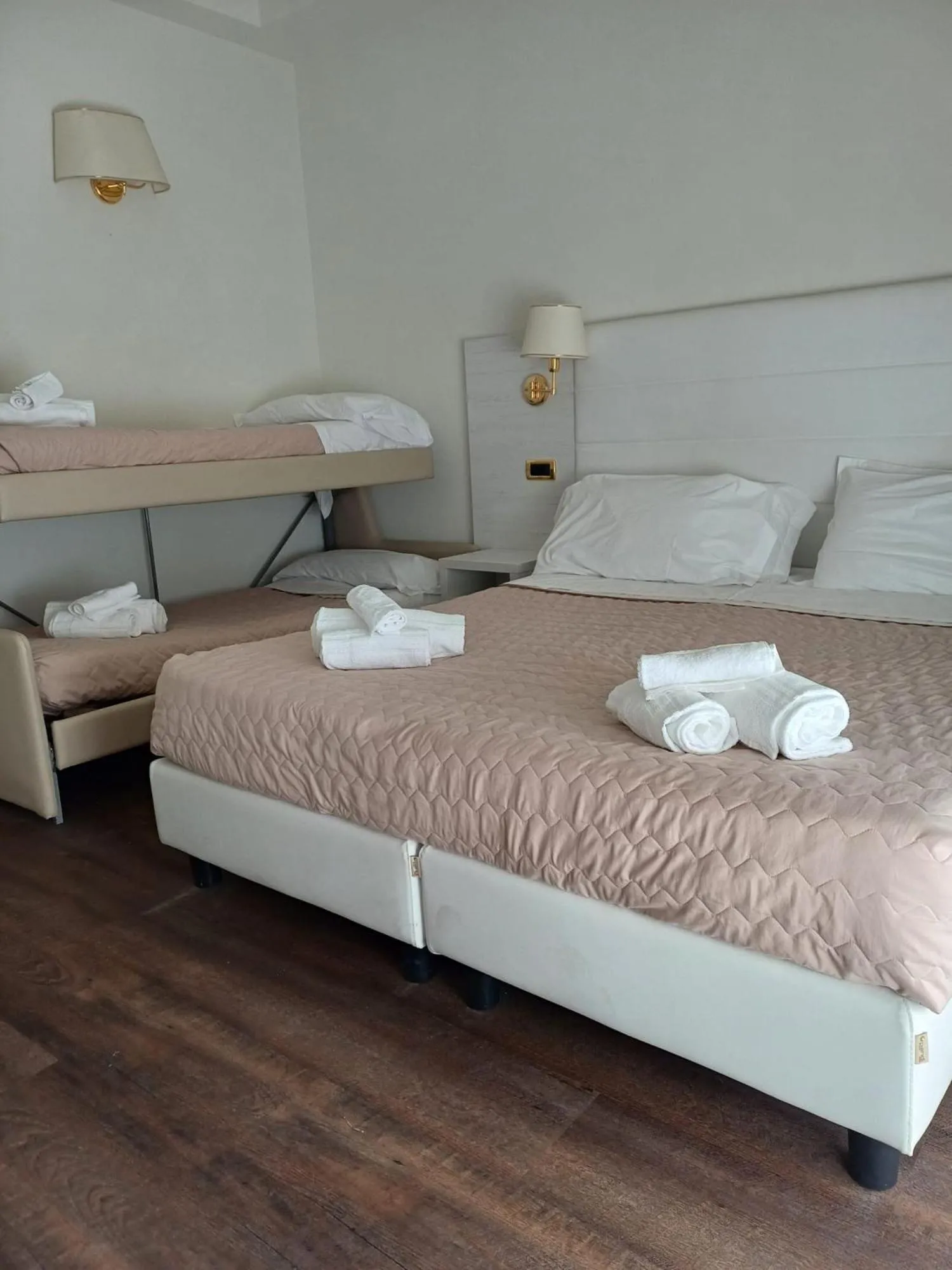 Bedroom in Hotel Imperial Beach - Dada Hotels