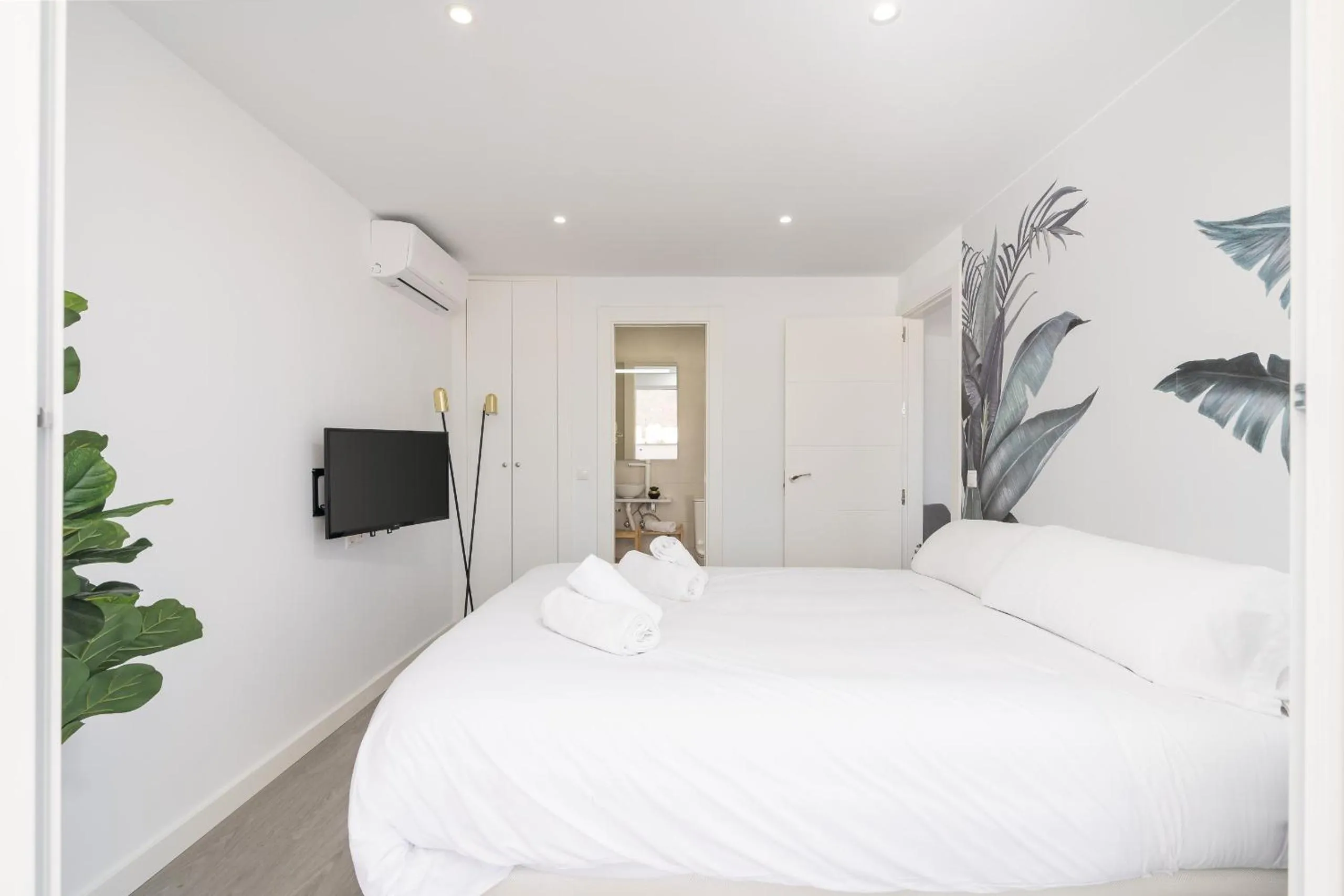 Bed in Suite Homes Penthouse Capuchinos