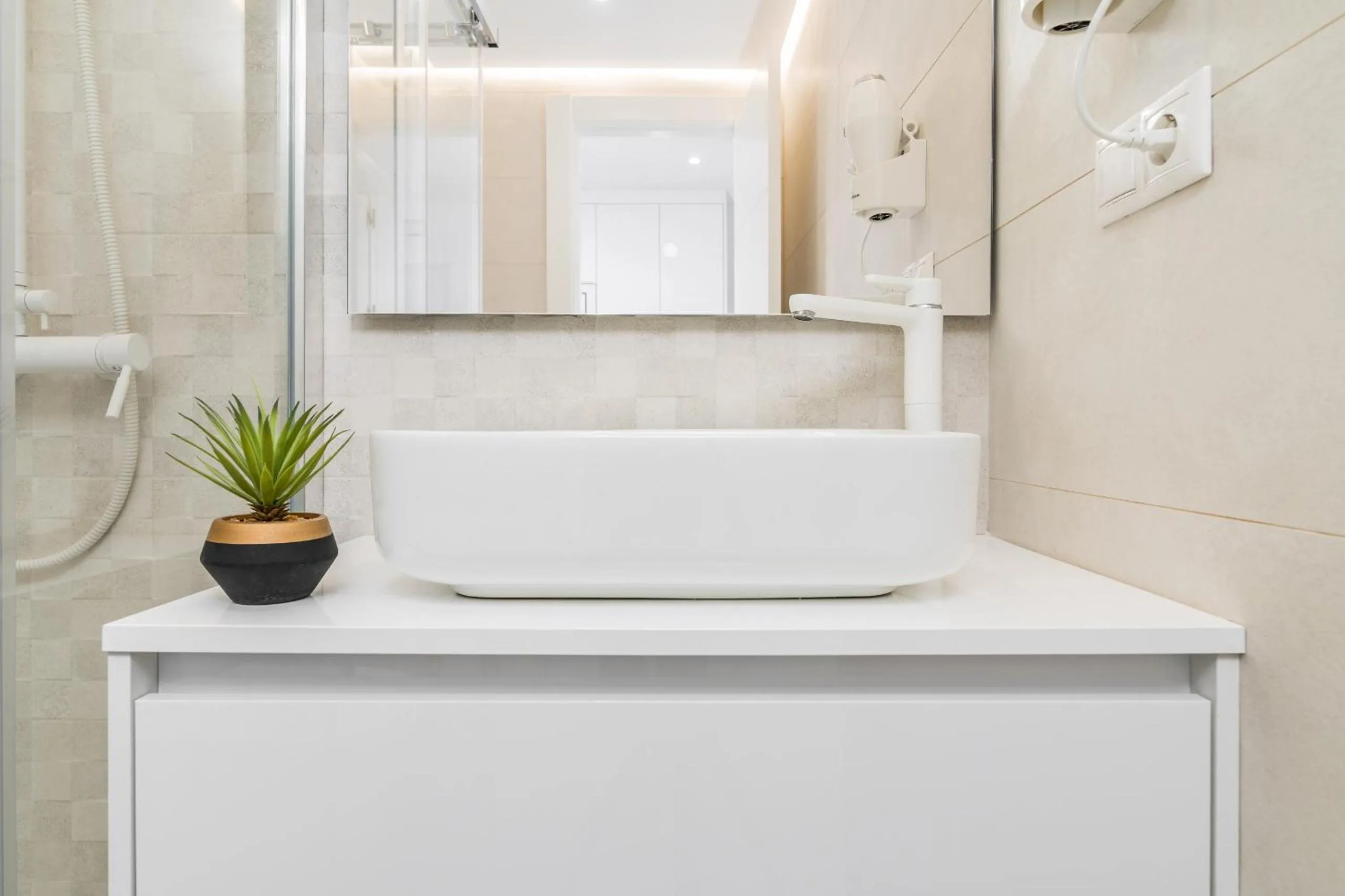 Bathroom in Suite Homes Penthouse Capuchinos