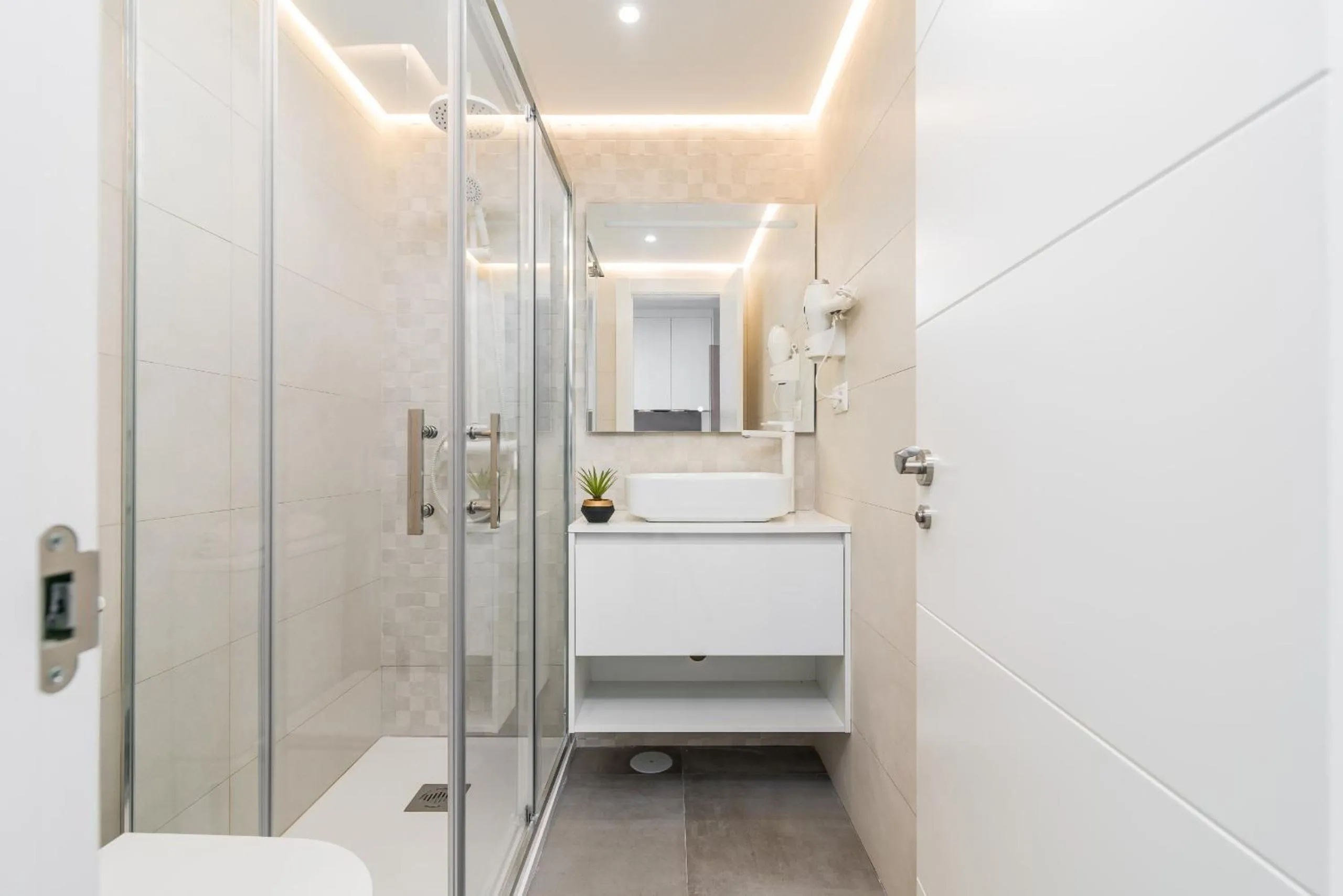Bathroom in Suite Homes Penthouse Capuchinos