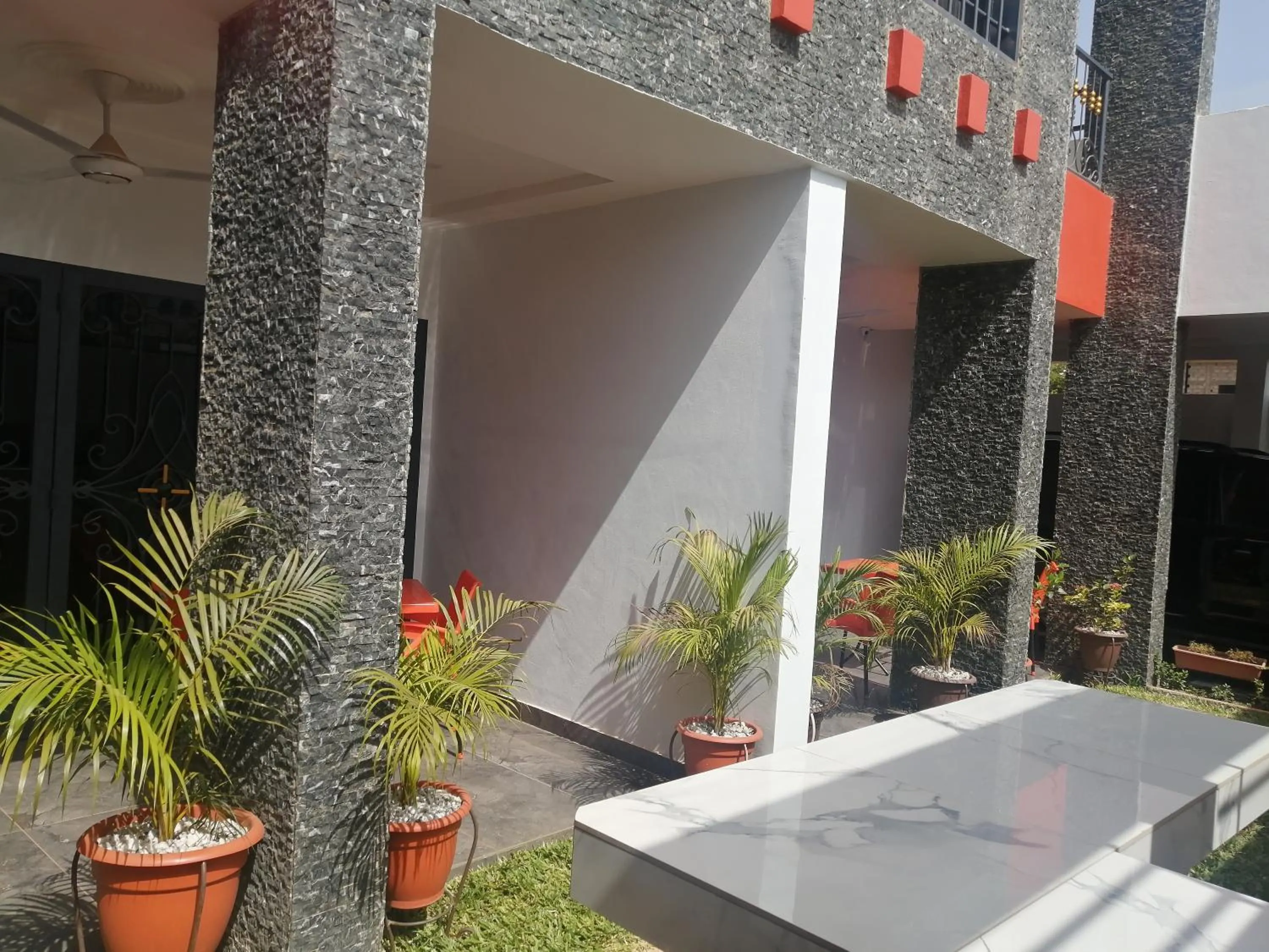 Facade/entrance in RÉSIDENCE HÔTELIÈRE KAWEROU