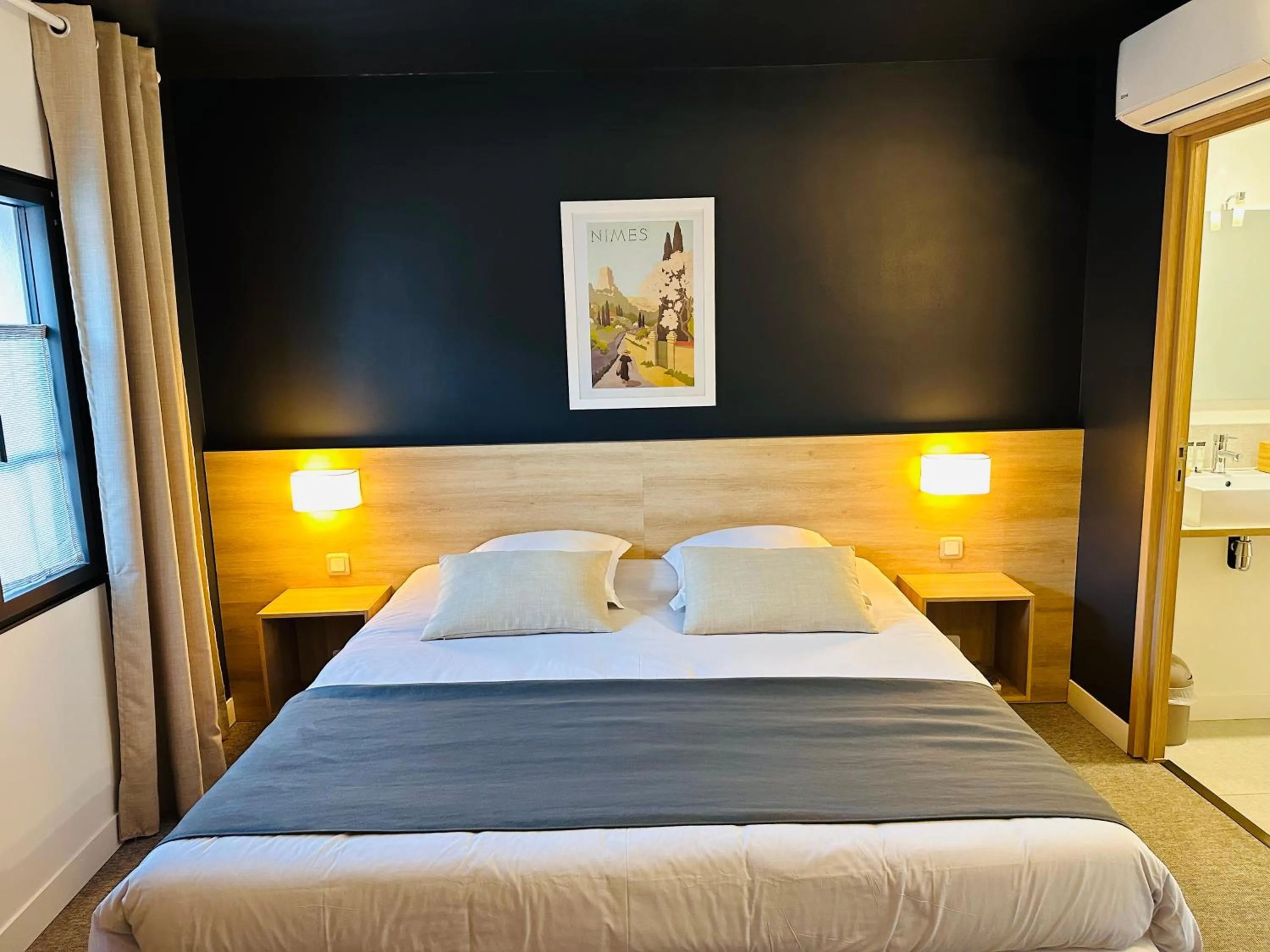 Bed in Appartements 3 étoiles terrasse ou patio intra-muros
