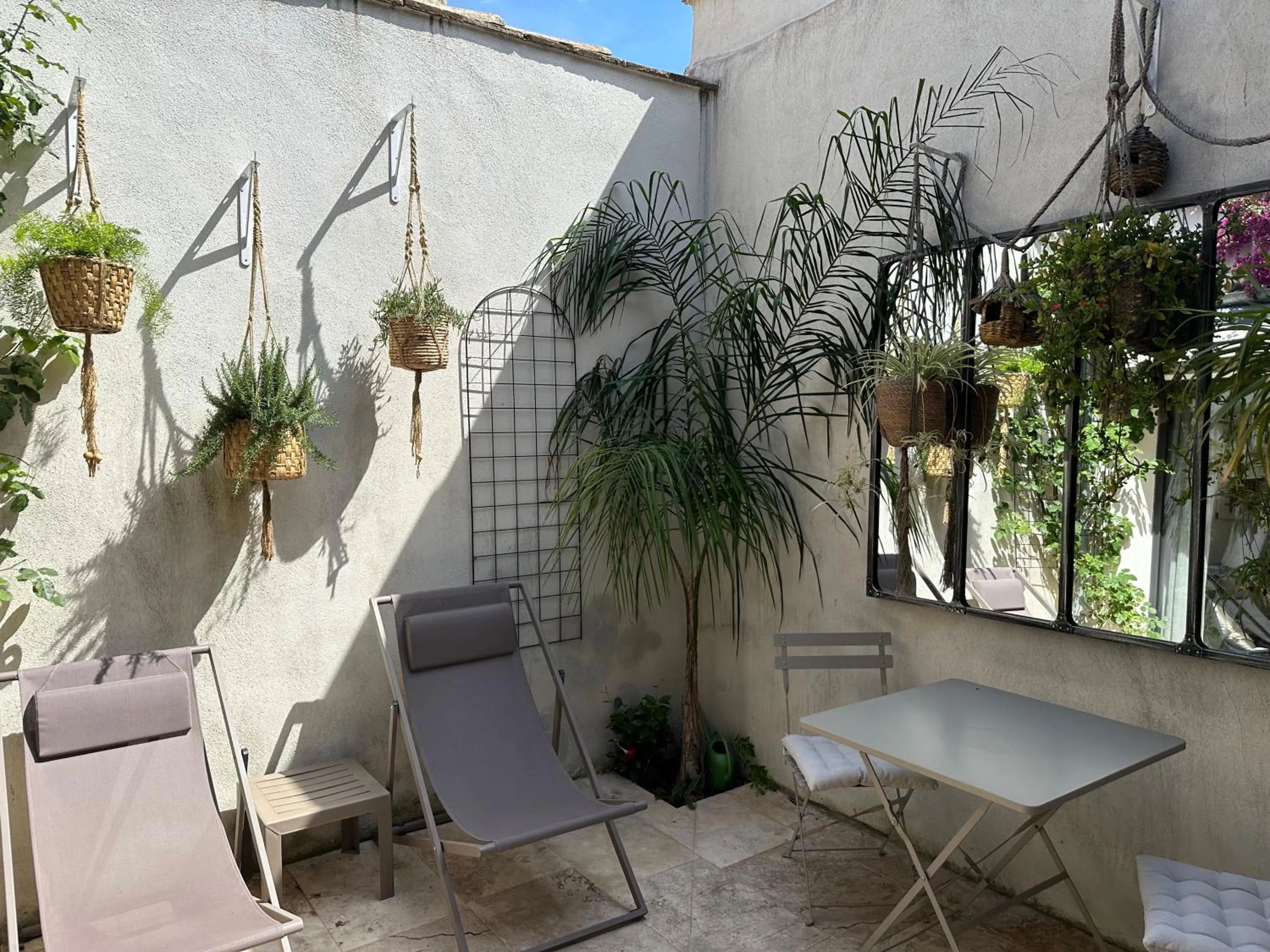Appartements 3 étoiles terrasse ou patio intra-muros