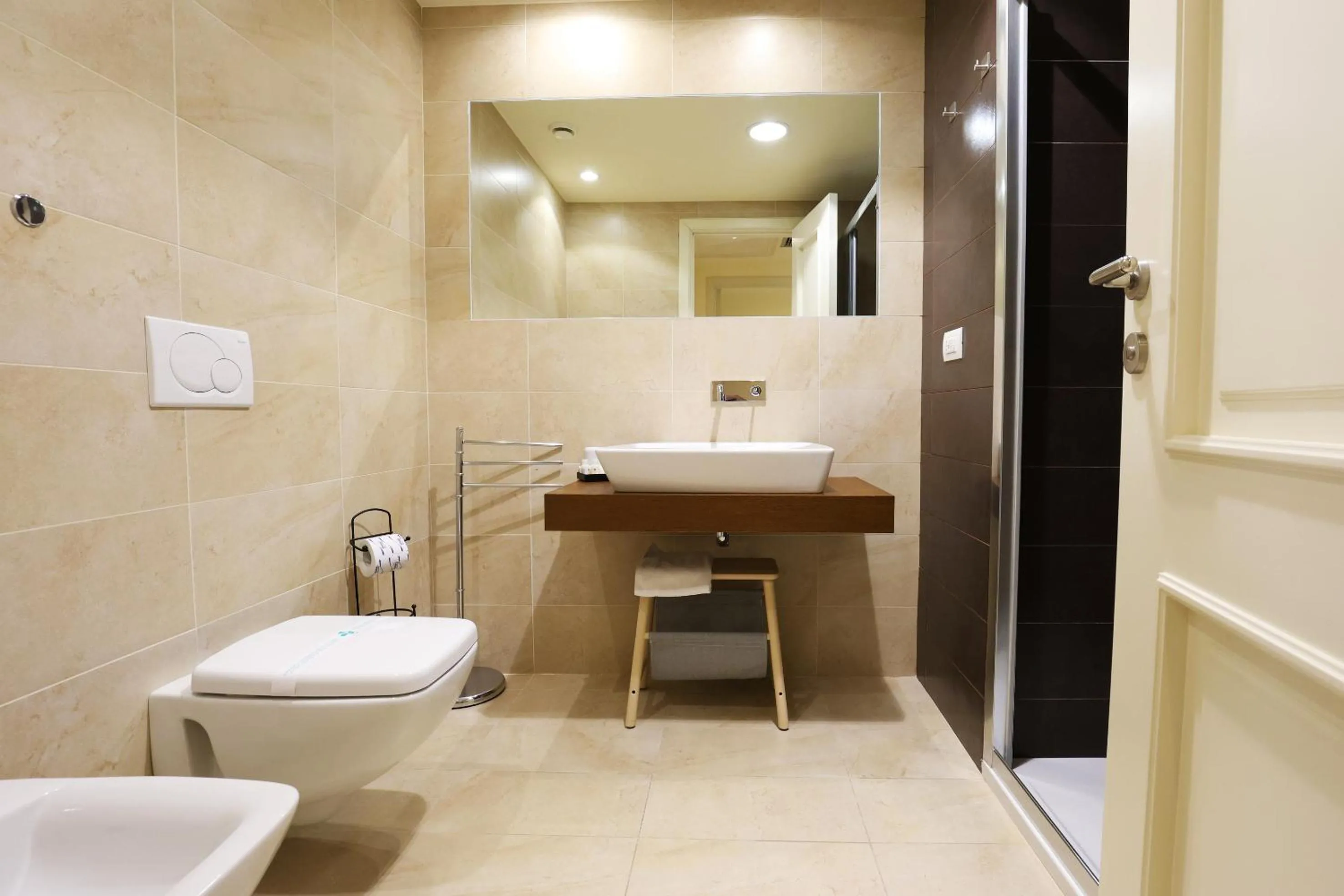 Shower in Verdello Home Savoca