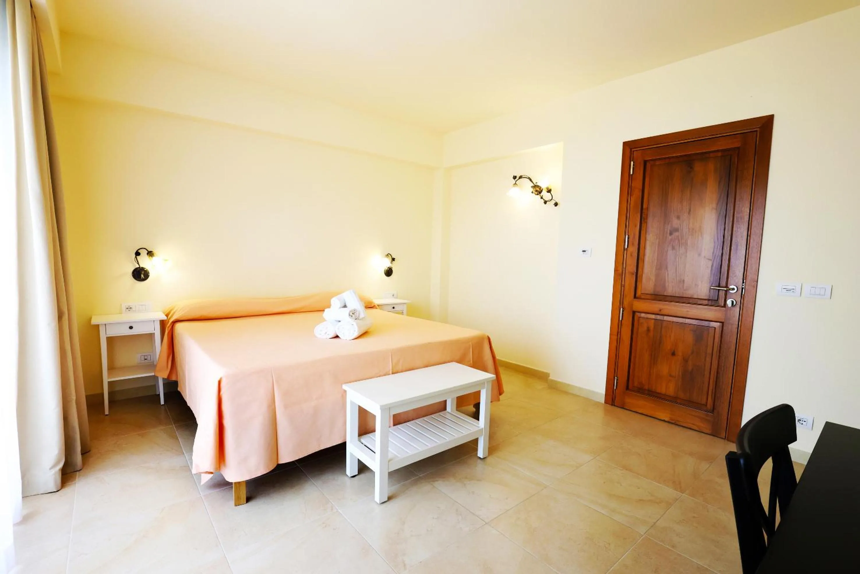 Bedroom, Bed in Verdello Home Savoca