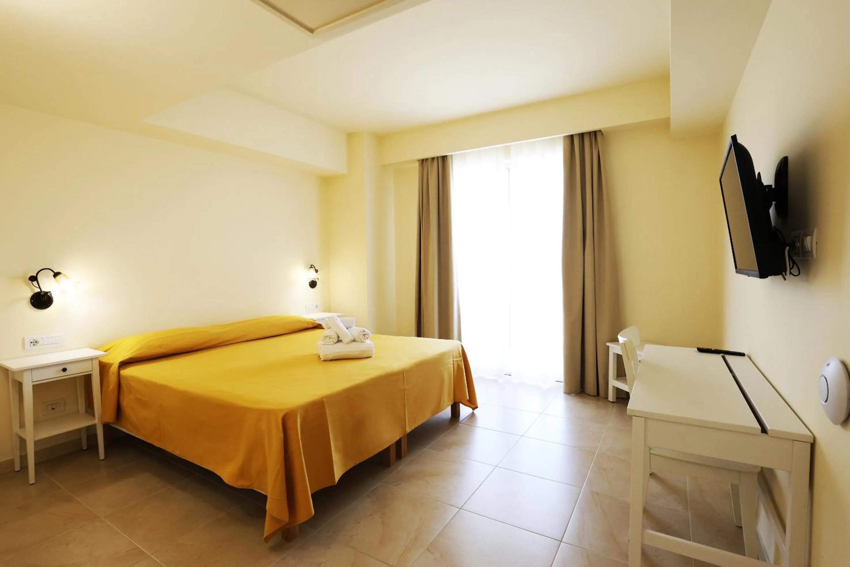 Bedroom, Bed in Verdello Home Savoca