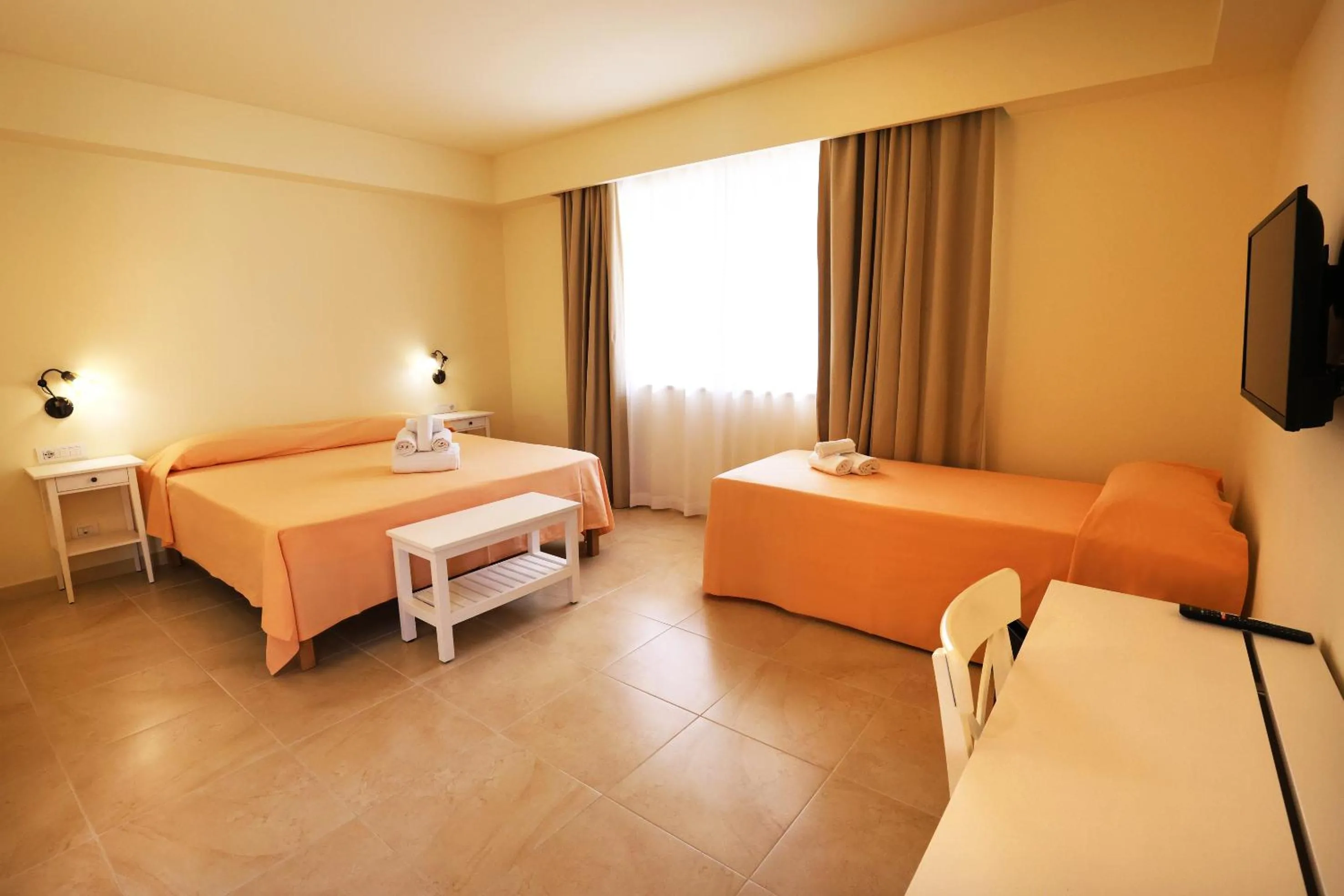 Bedroom, Bed in Verdello Home Savoca