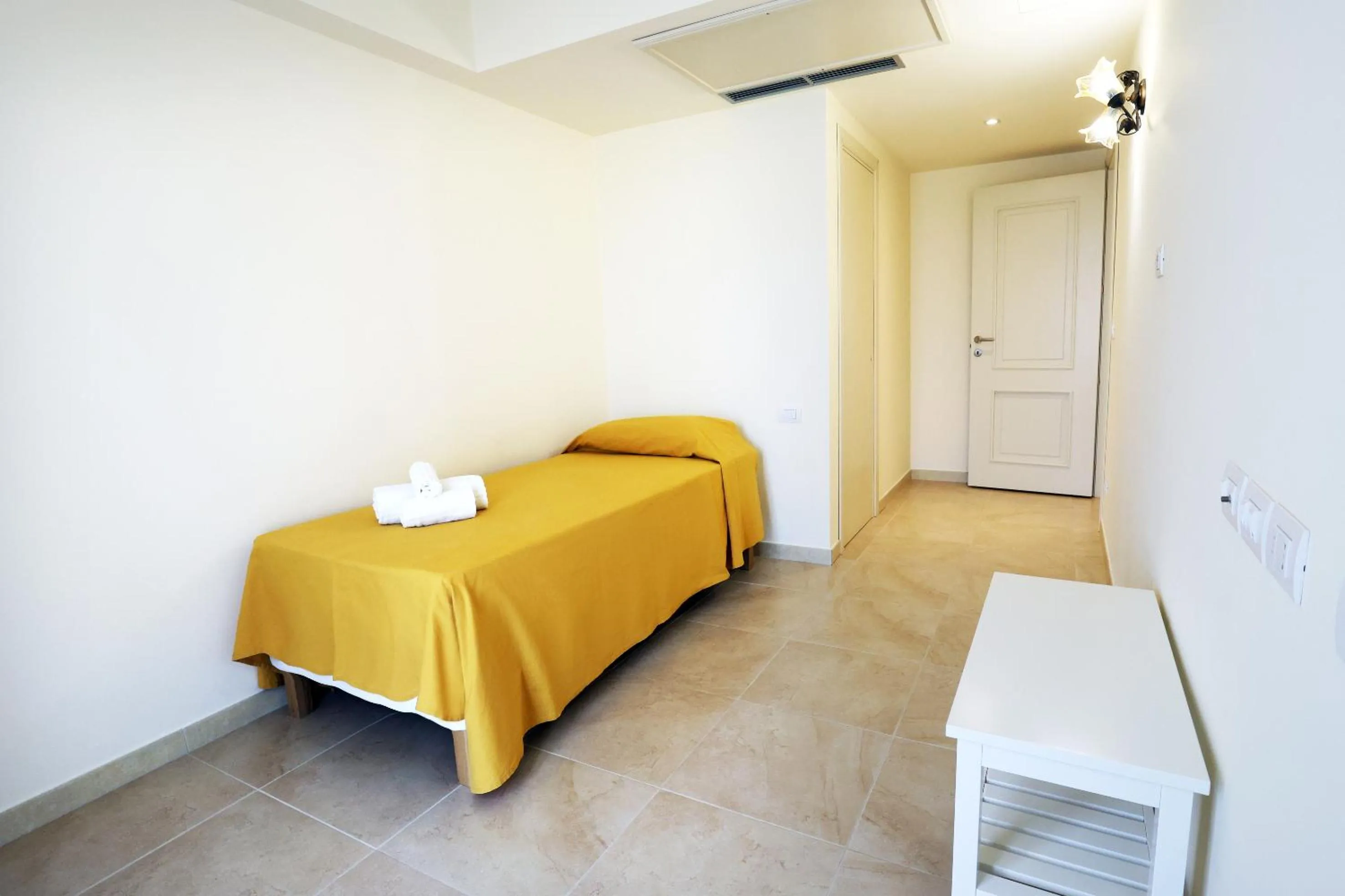 Bedroom, Bed in Verdello Home Savoca