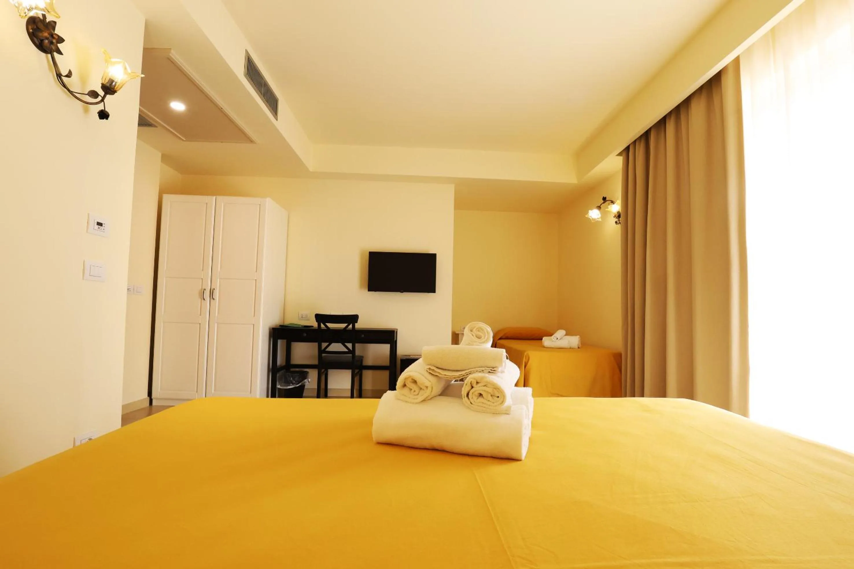 Bedroom, Bed in Verdello Home Savoca
