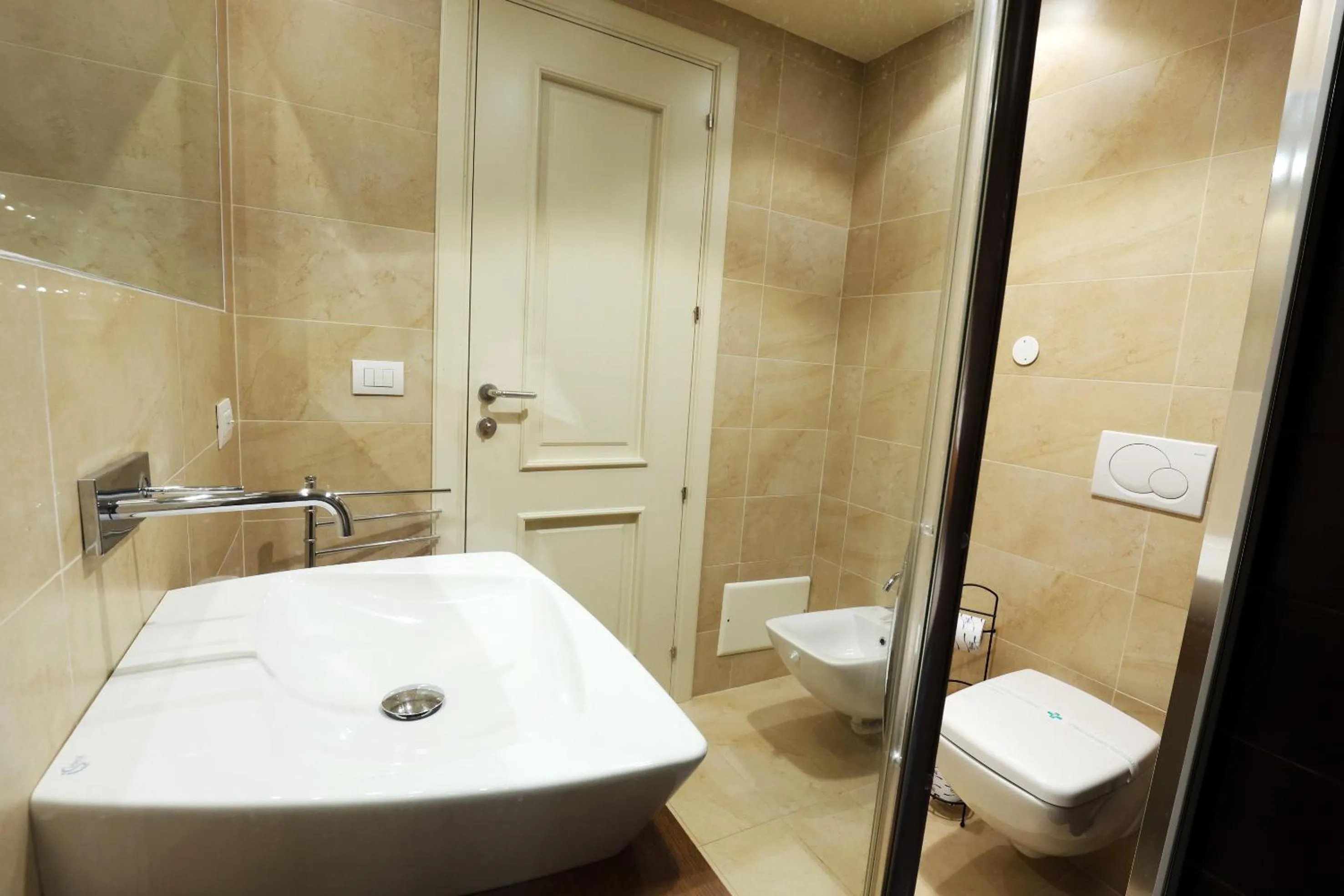 Shower in Verdello Home Savoca