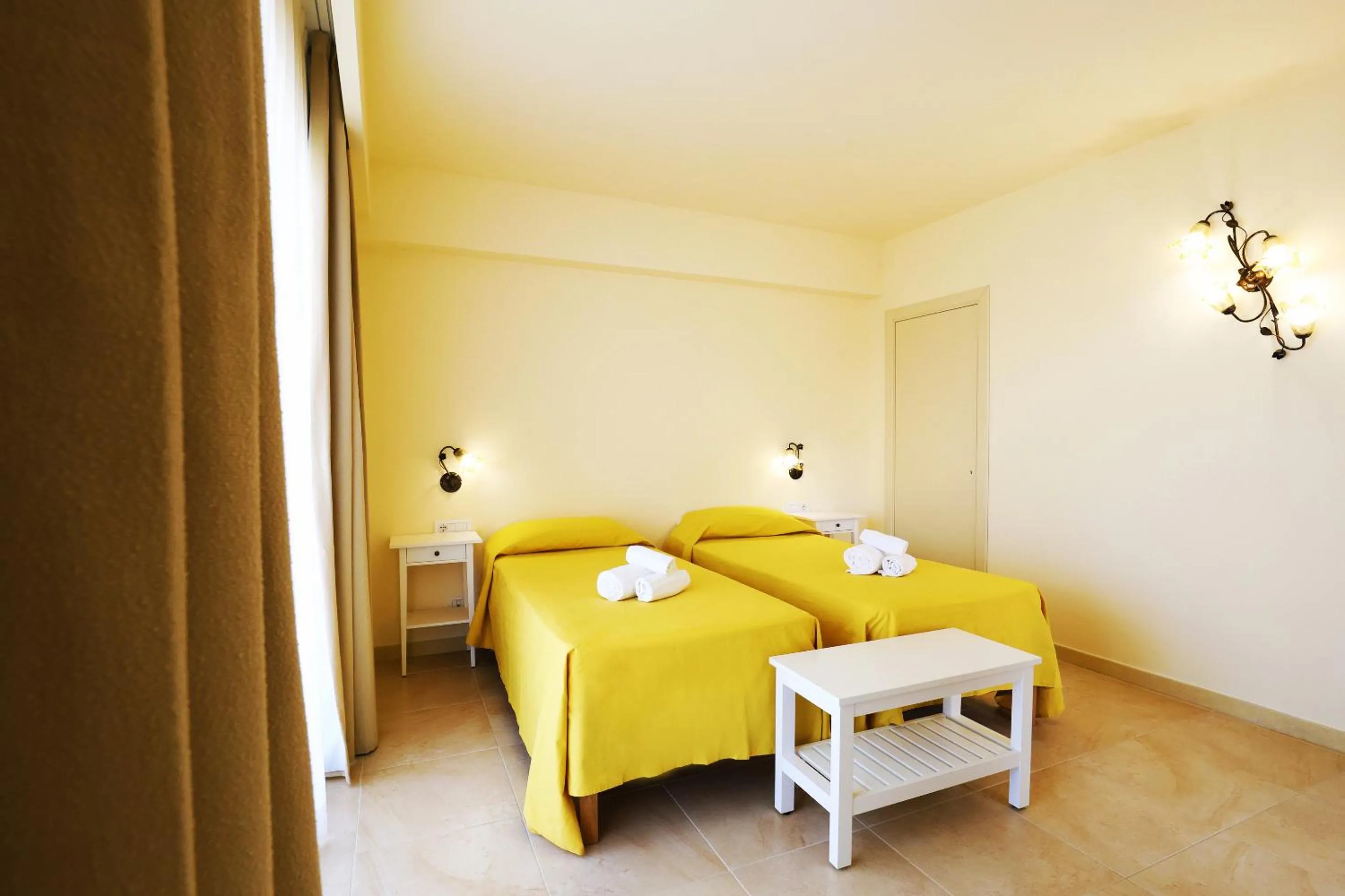 Bedroom, Bed in Verdello Home Savoca