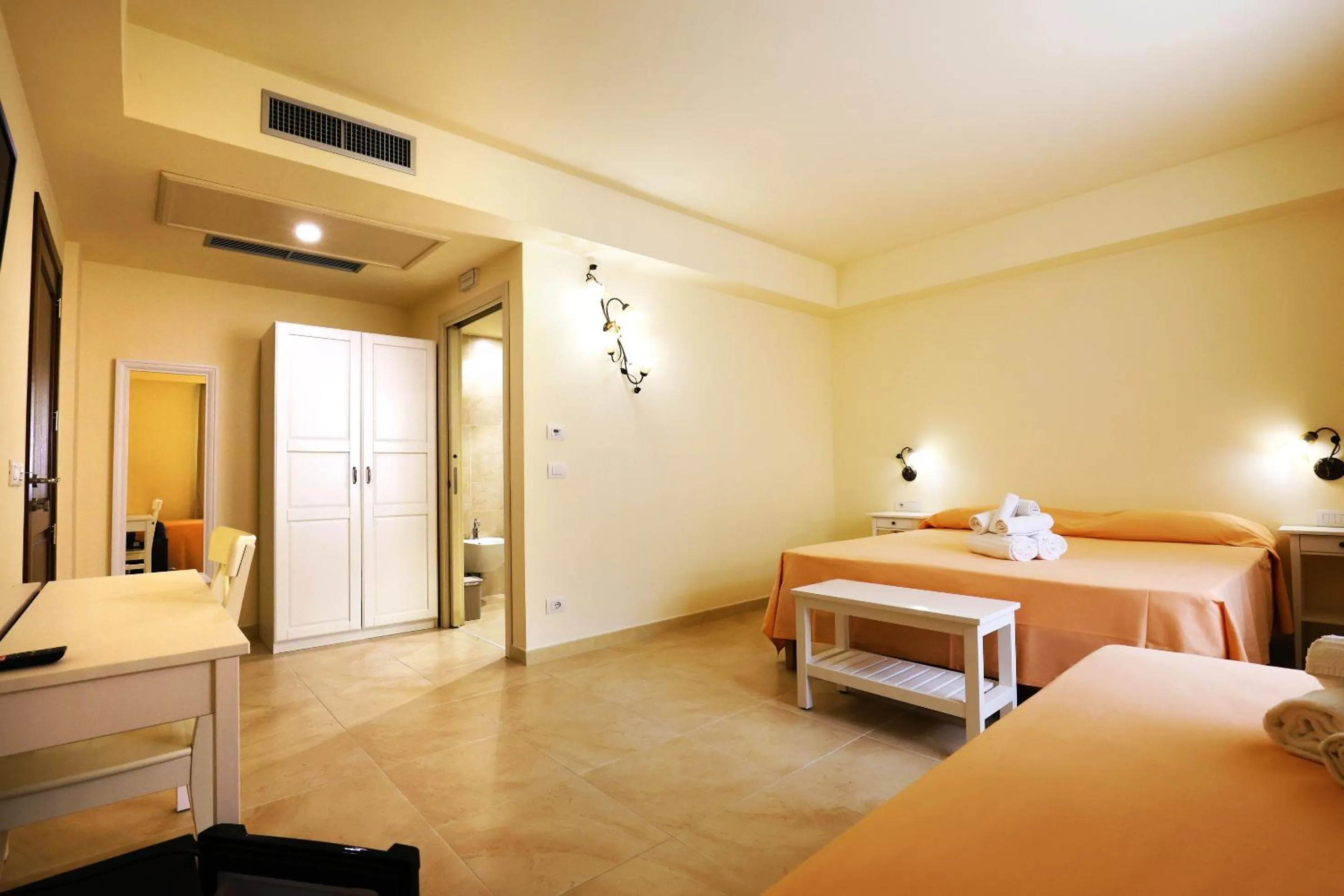 Bedroom, Bed in Verdello Home Savoca