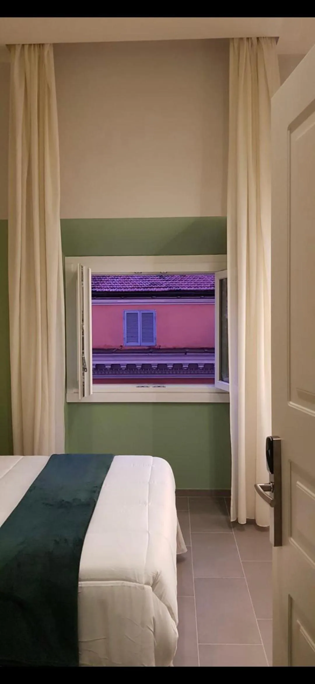 View (from property/room), Bed in New Morpheus Rooms