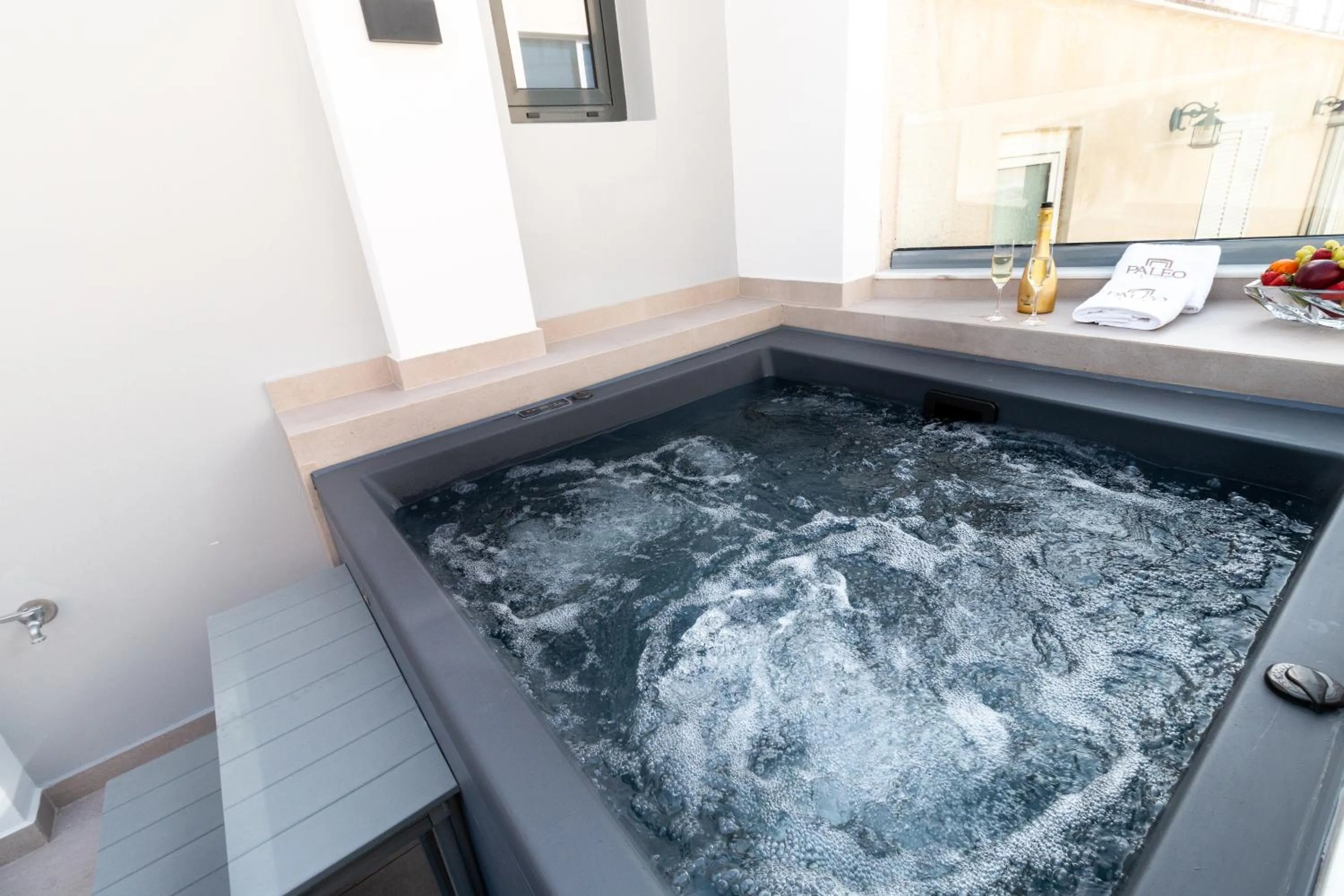 Spa and wellness centre/facilities in Paleo Suites