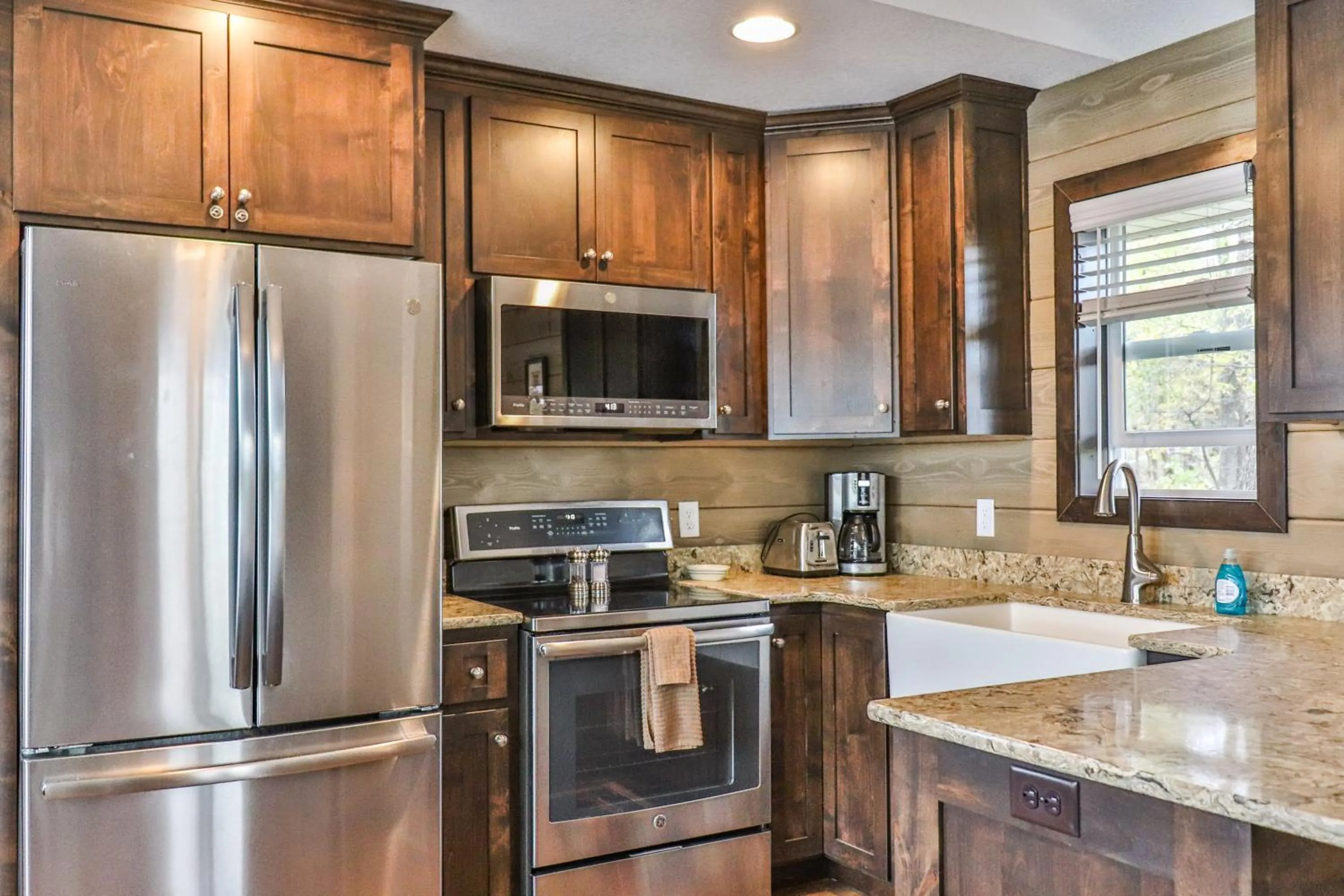 Kitchen or kitchenette in Lost Lake Lodge