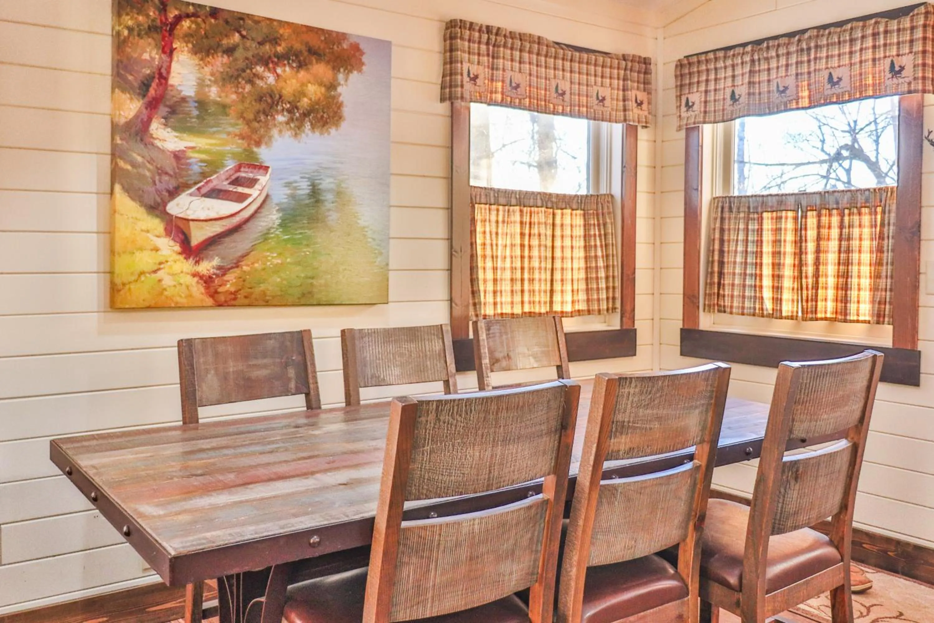 Dining area in Lost Lake Lodge
