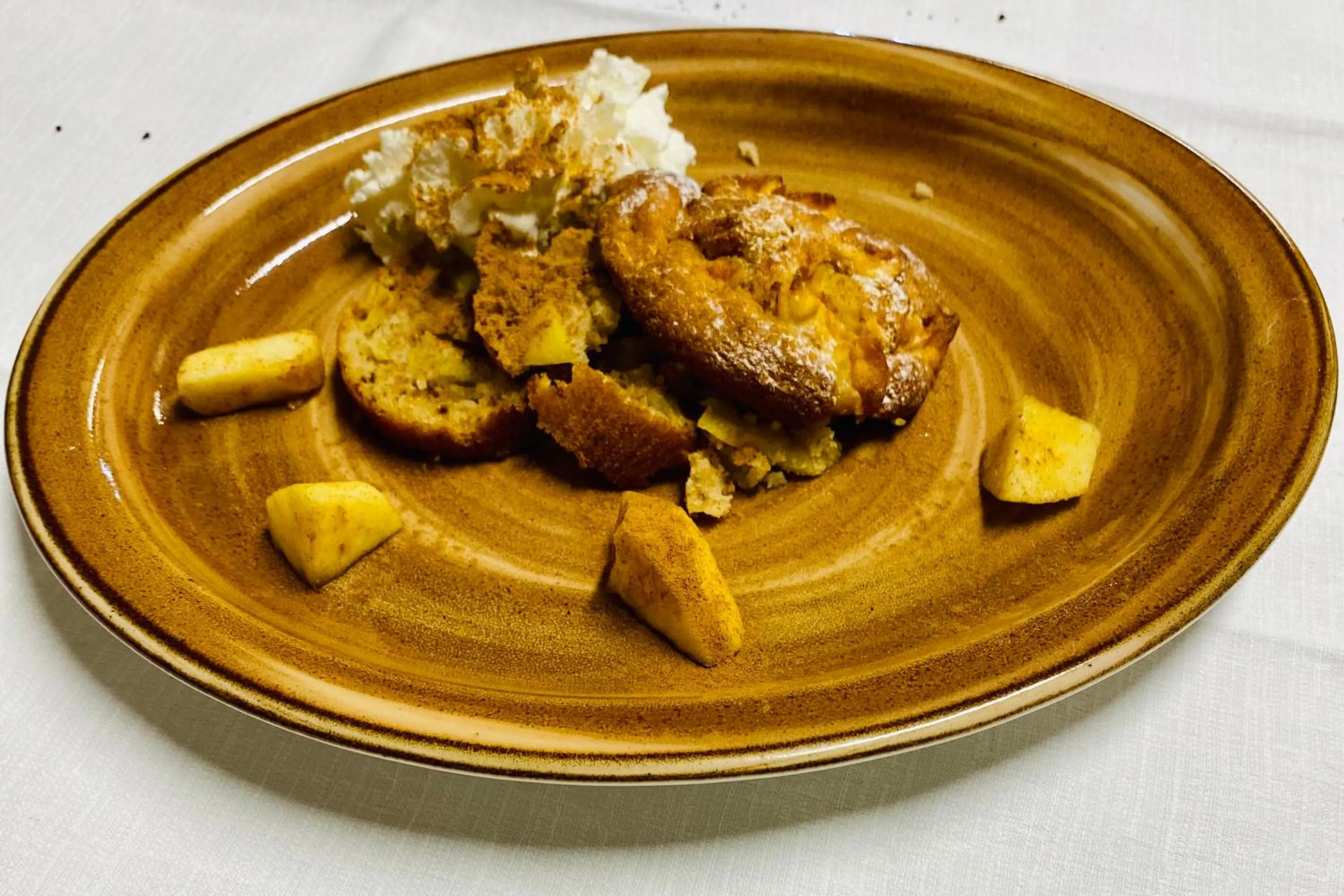 Restaurant/places to eat in Country Hotel Castelbarco