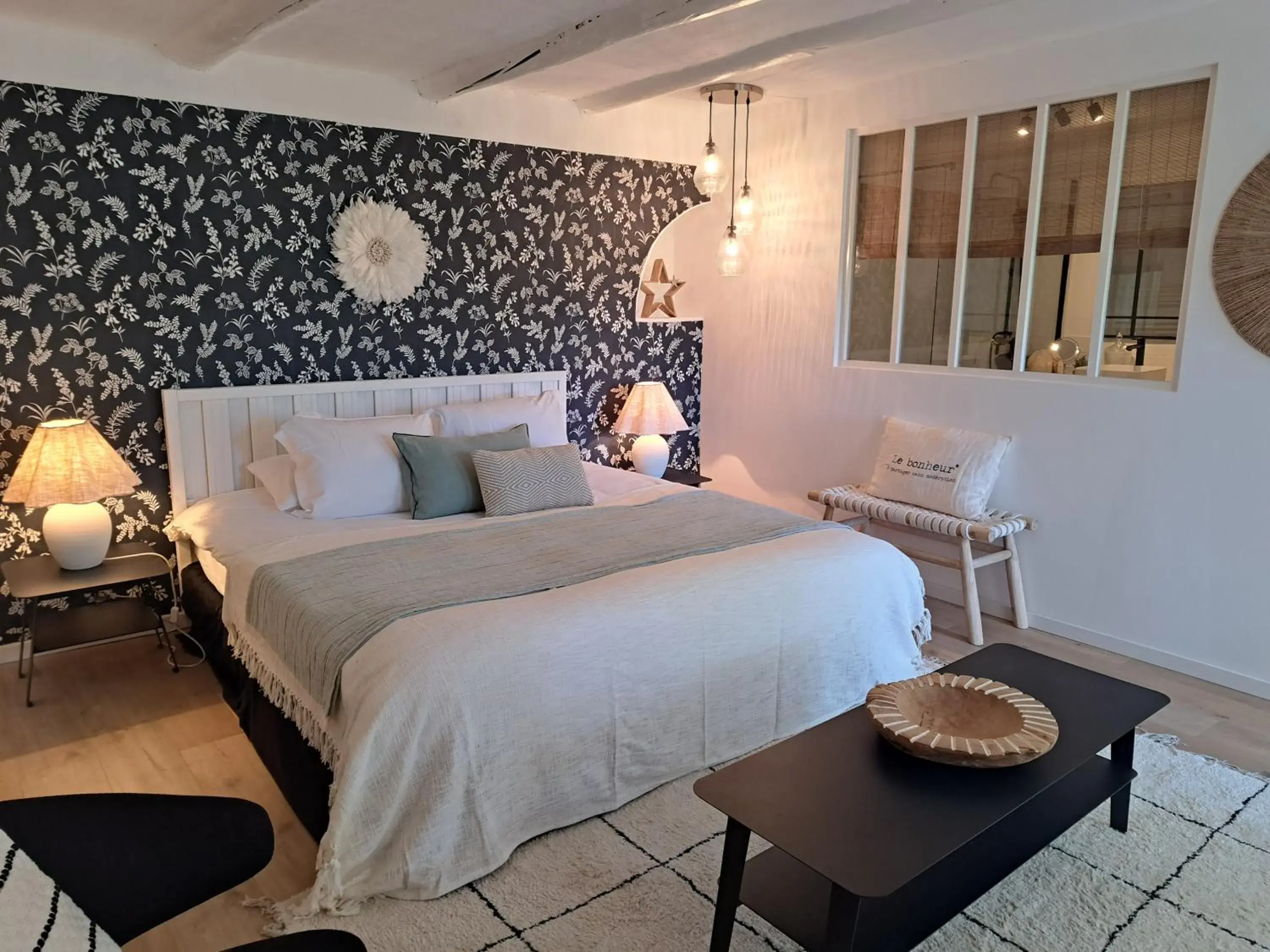 Double Room with Pool View in Hôtel Le Cottage de Sophie Double Room with Pool View in Hôtel Le Cottage de Sophie