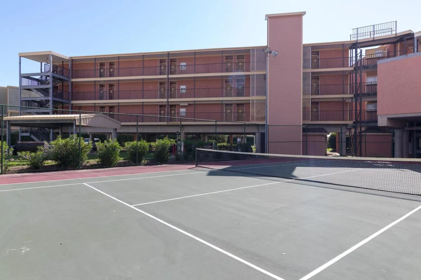 Squash in Crimson Beach Escape Ocean View-HotTub -Pool-LongStay - 1 Queen Bedroom plus Alcove bunk Beds and a Sofa