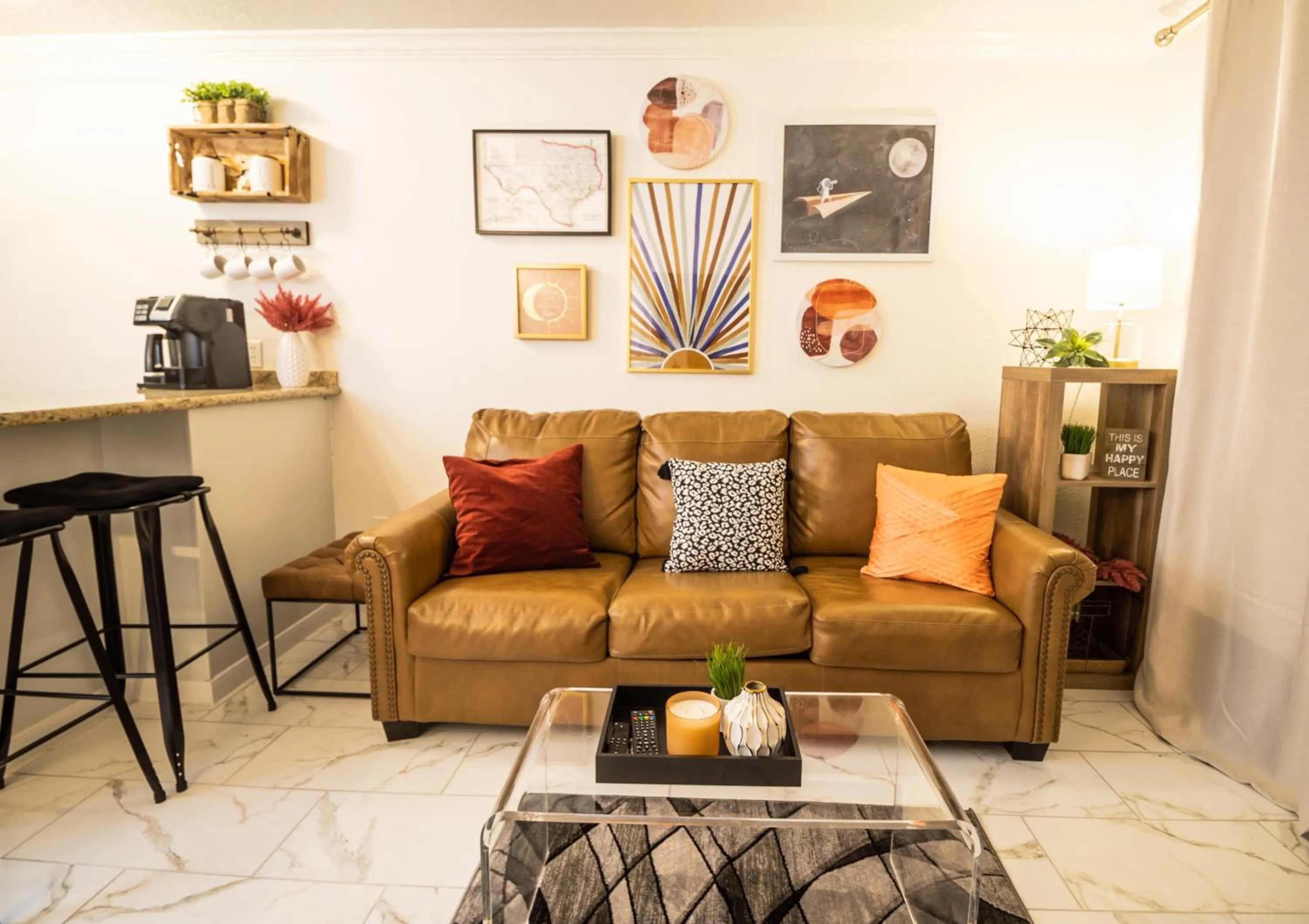 Living room in Crimson Beach Escape Ocean View-HotTub -Pool-LongStay - 1 Queen Bedroom plus Alcove bunk Beds and a Sofa