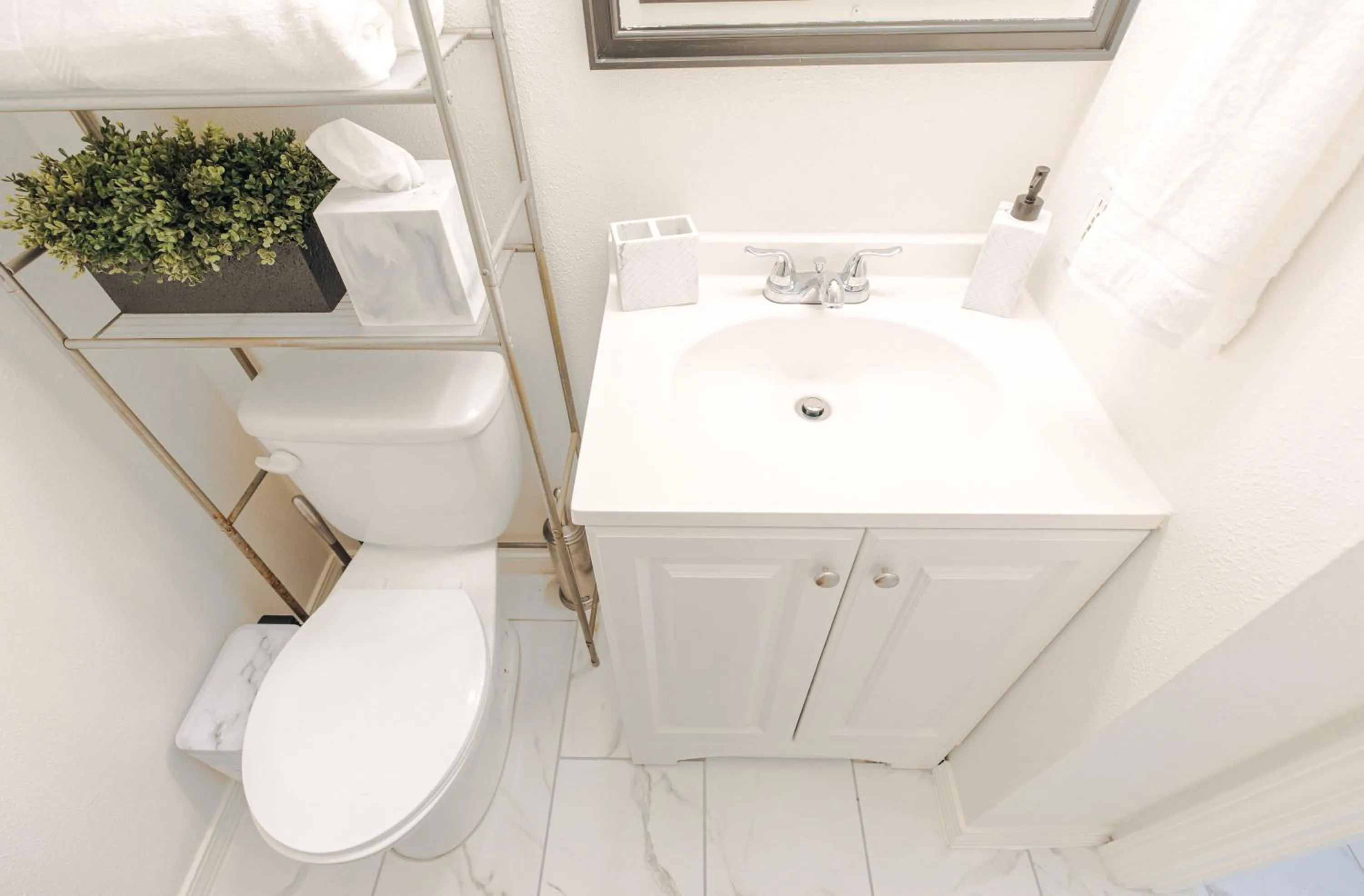 Bathroom in Crimson Beach Escape Ocean View-HotTub -Pool-LongStay - 1 Queen Bedroom plus Alcove bunk Beds and a Sofa