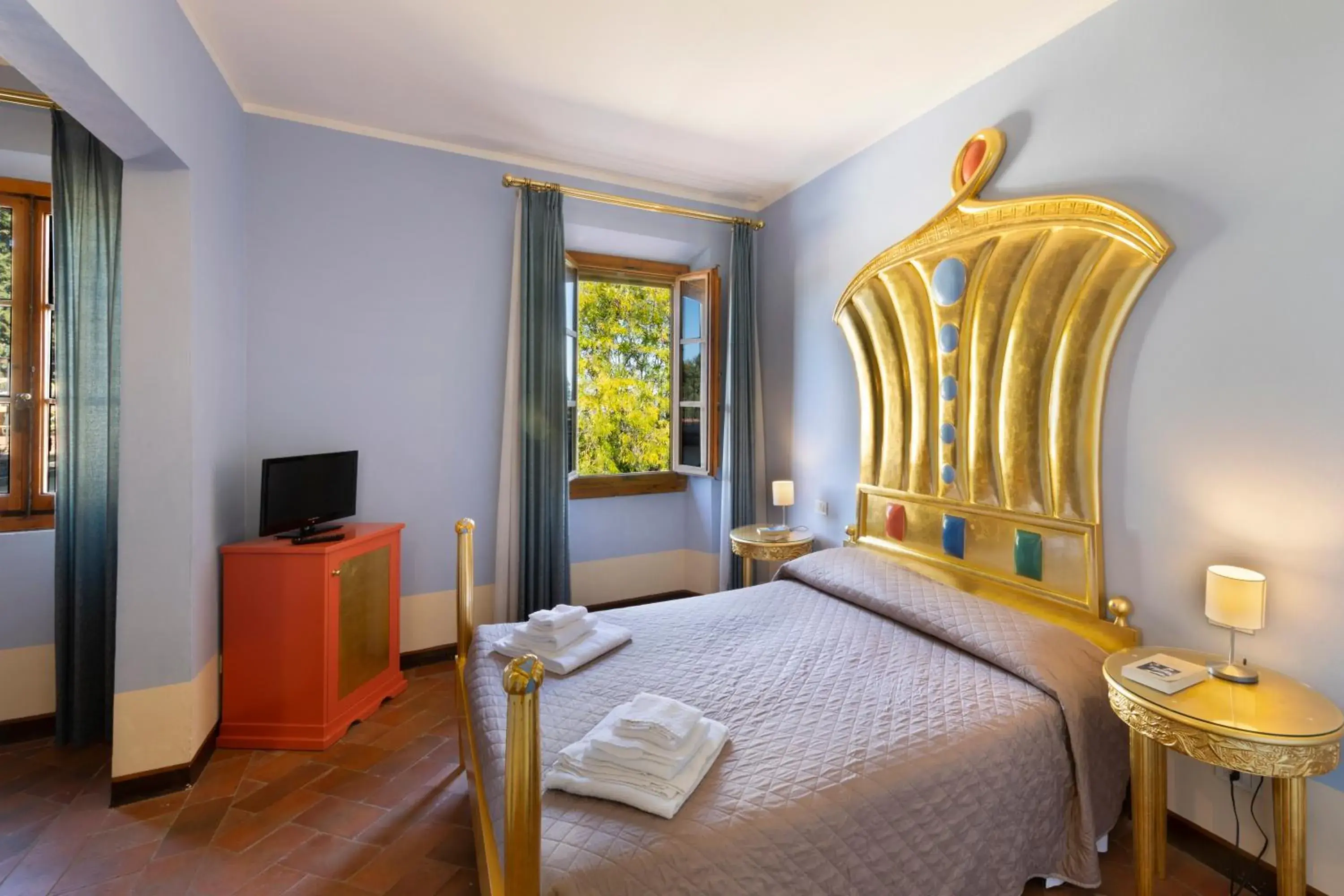 Bed in Villa Castiglione Bed in Villa Castiglione