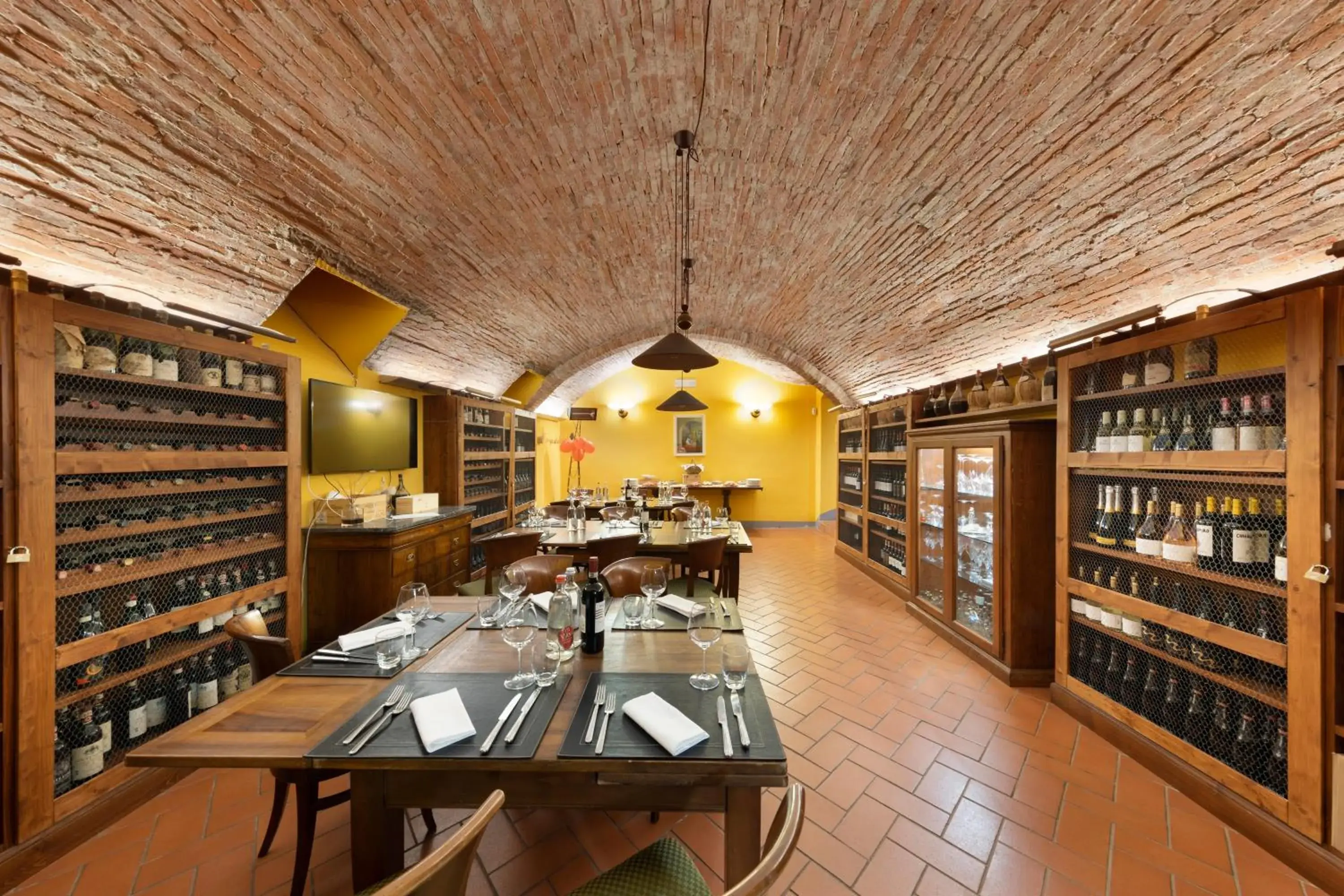 Restaurant/places to eat in Villa Castiglione Restaurant/places to eat in Villa Castiglione