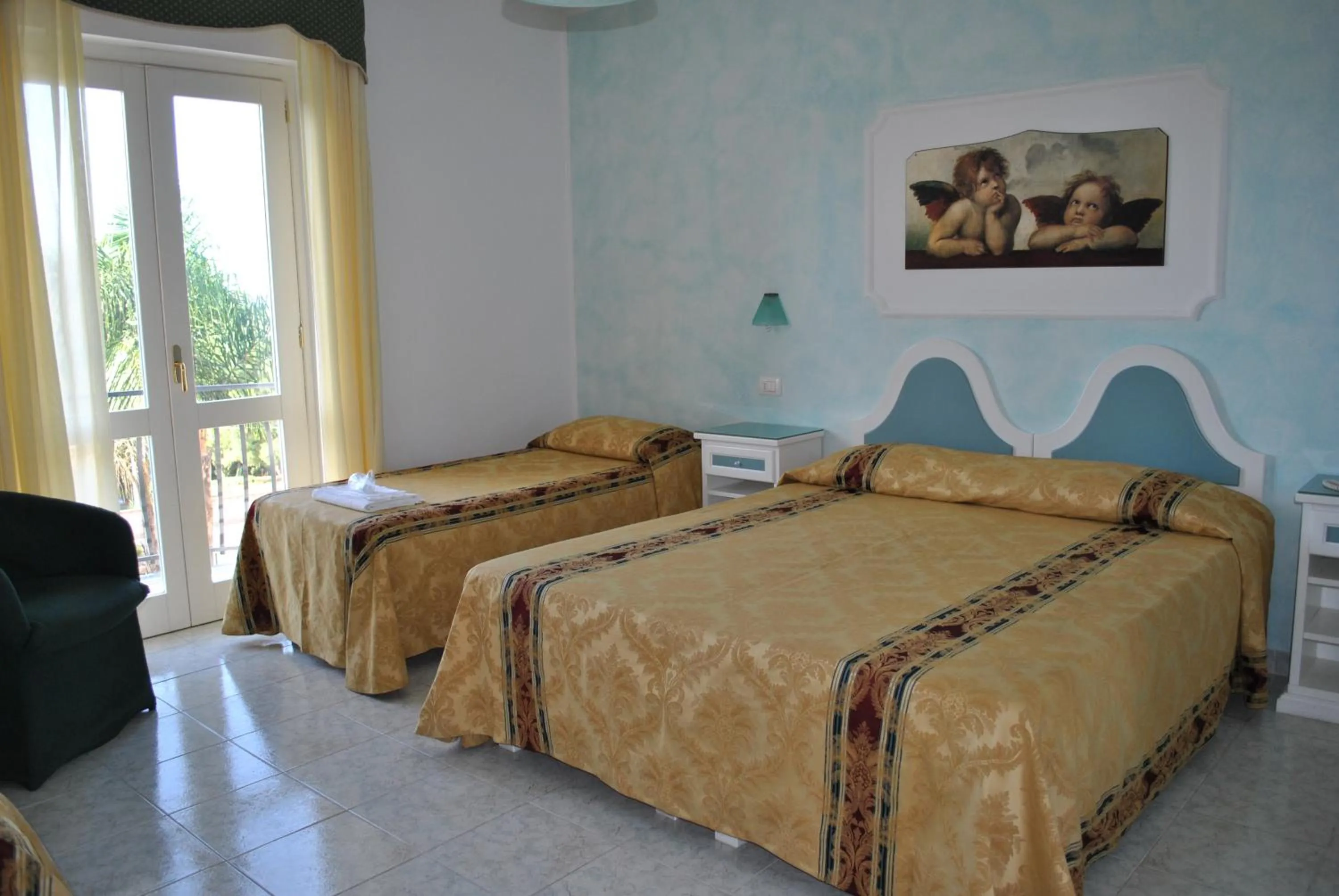 Bed in Hotel Ristorante Borgo La Tana