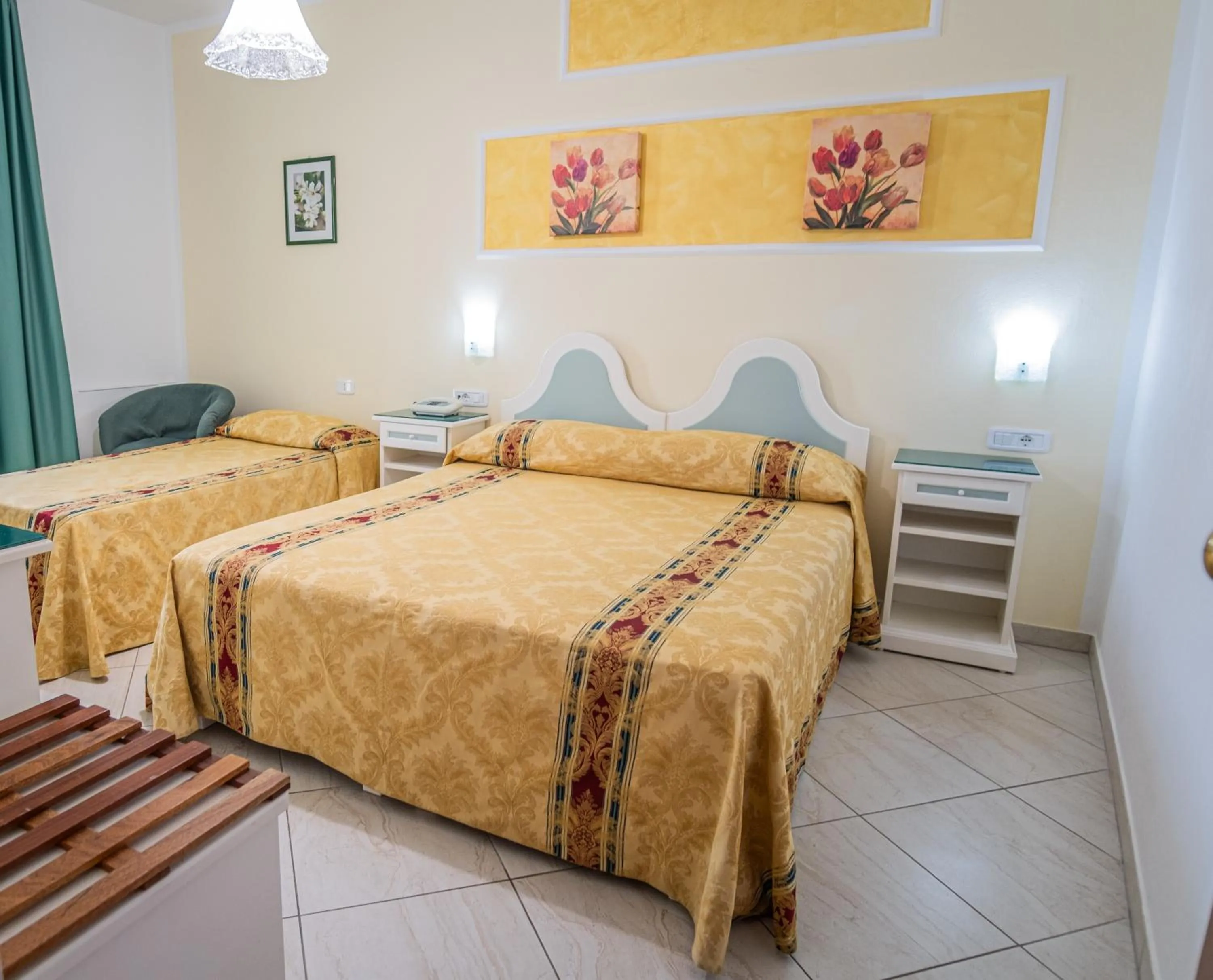 Bed in Hotel Ristorante Borgo La Tana