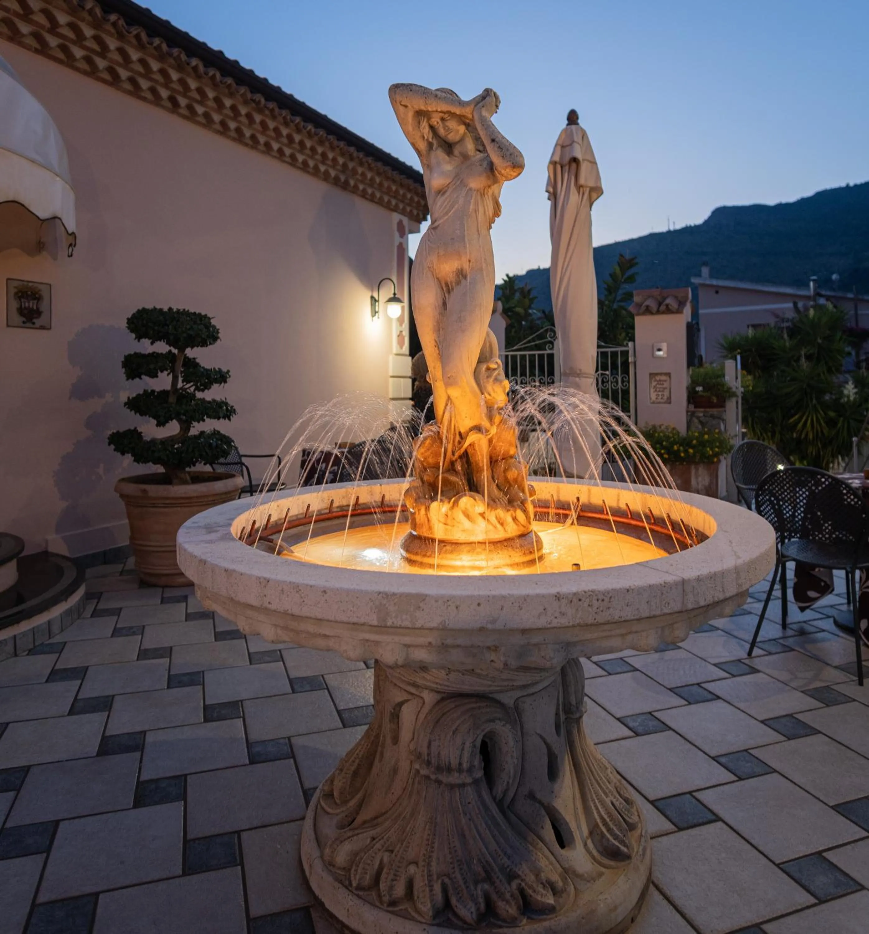 Hotel Ristorante Borgo La Tana