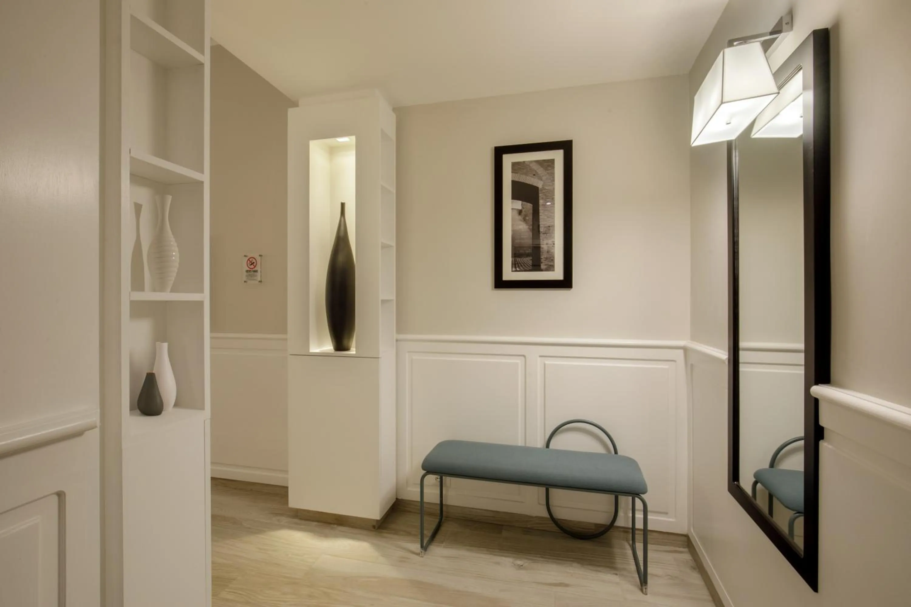 Decorative detail in Aenea Inn