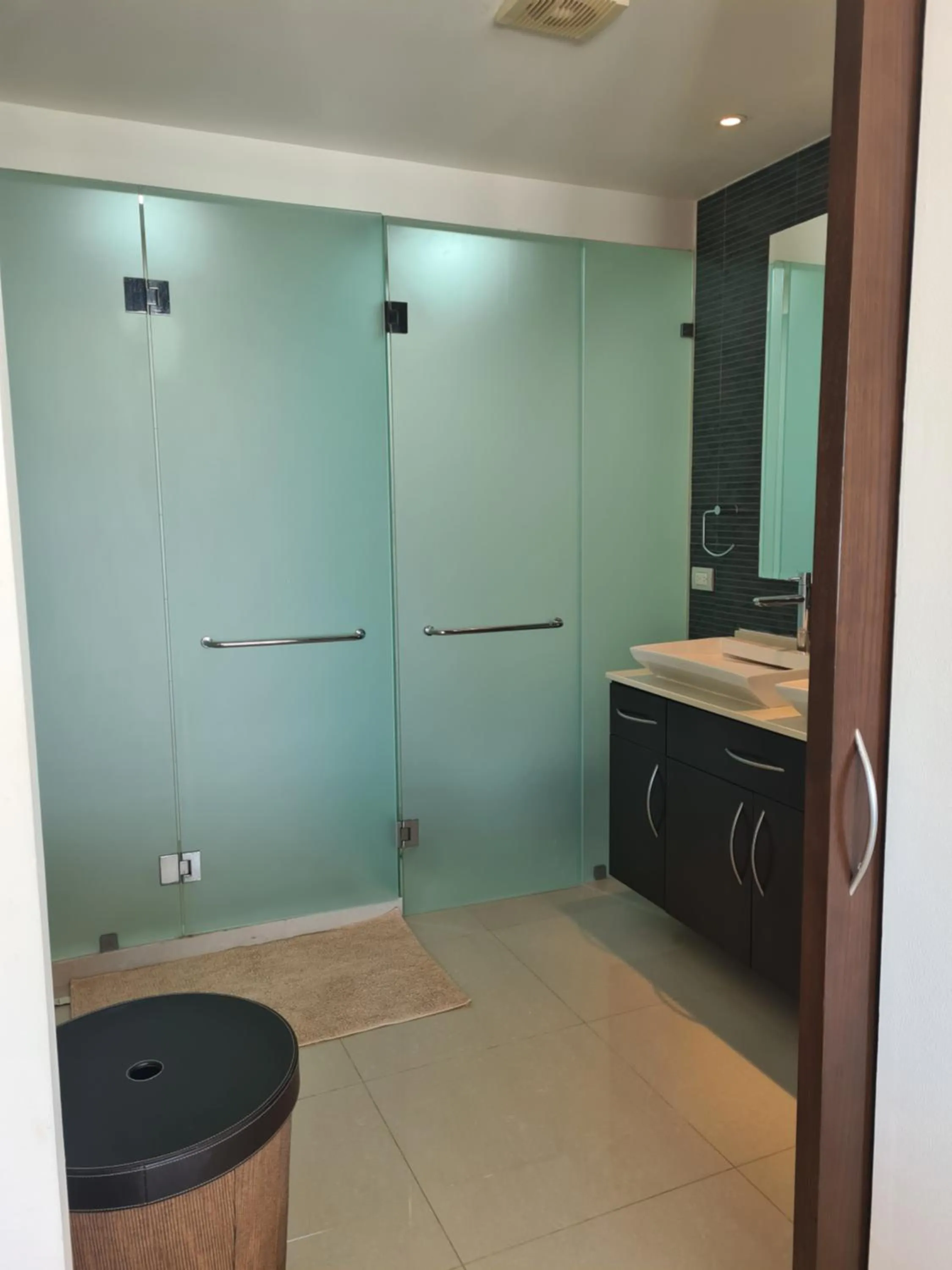 Bathroom in Luxury ocean view penthouse and private beach club