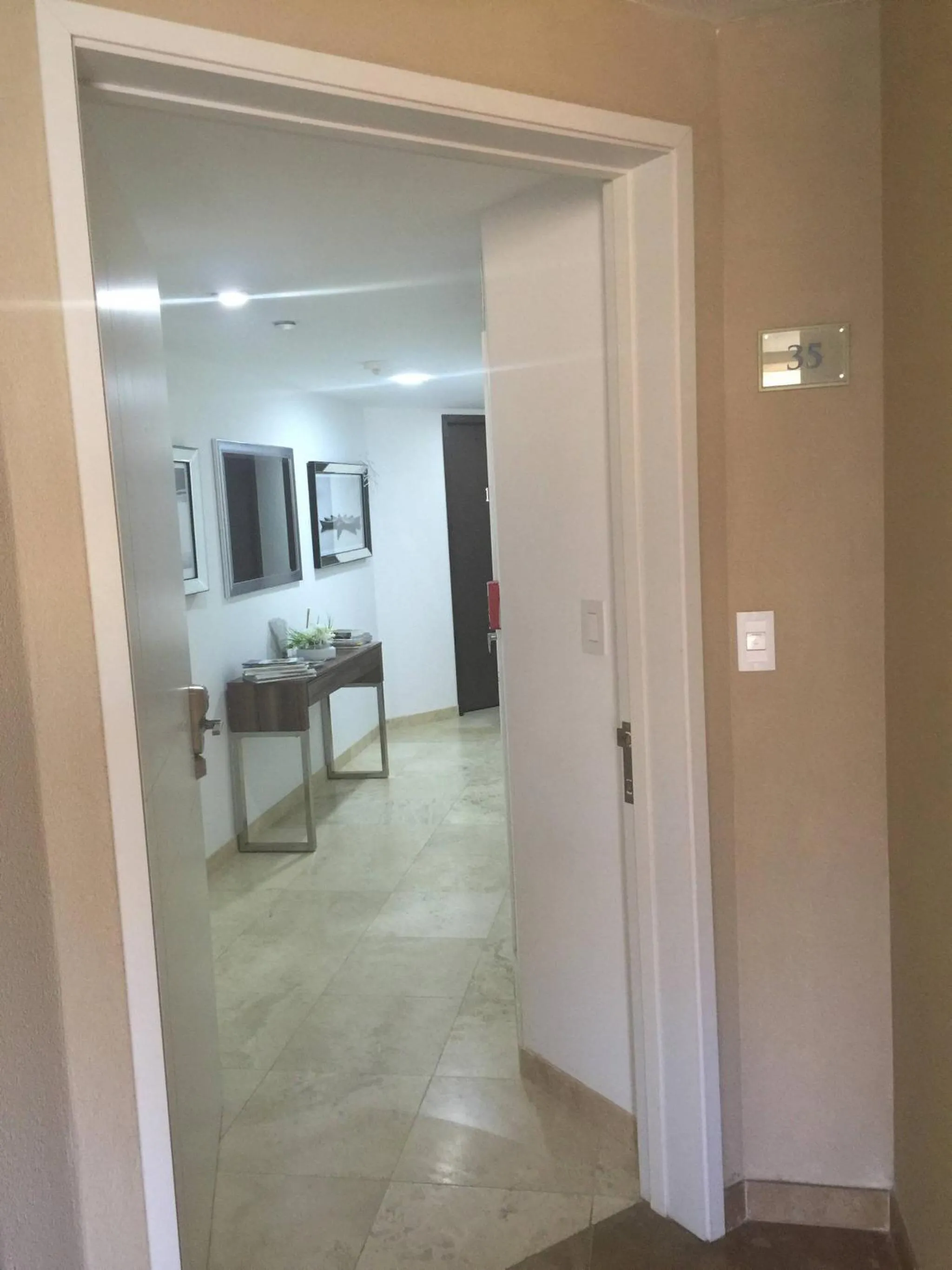 Modern Loft ,eagle Beach ,oasis Condo