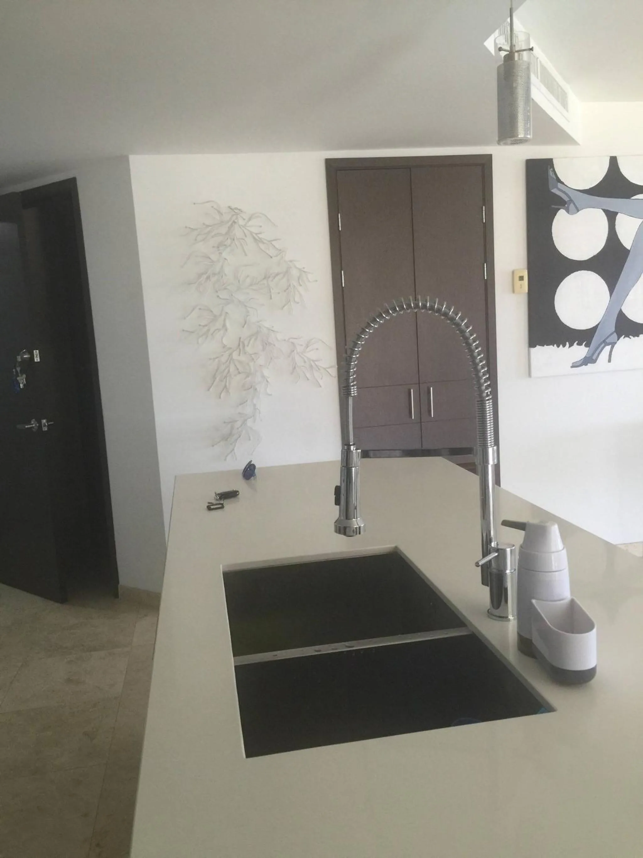 Modern Loft ,eagle Beach ,oasis Condo