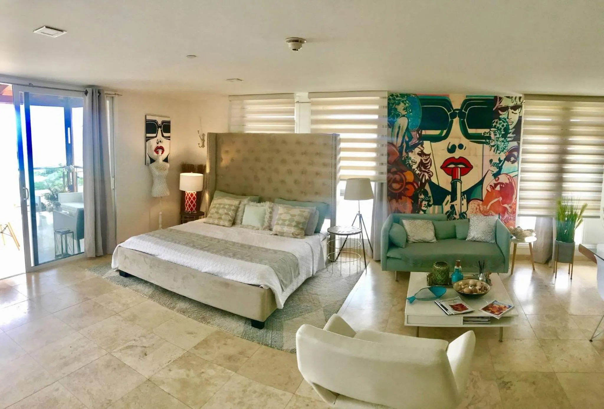 Bed in Modern Loft ,eagle Beach ,oasis Condo