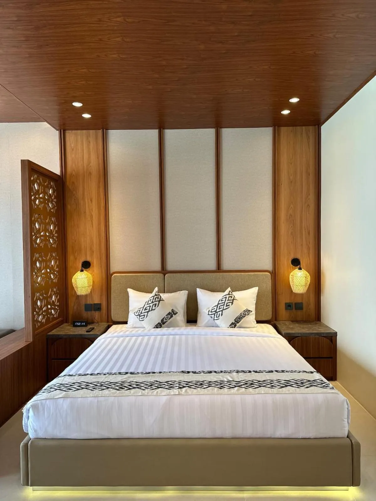 Bed in De Pointé Resort & Resto