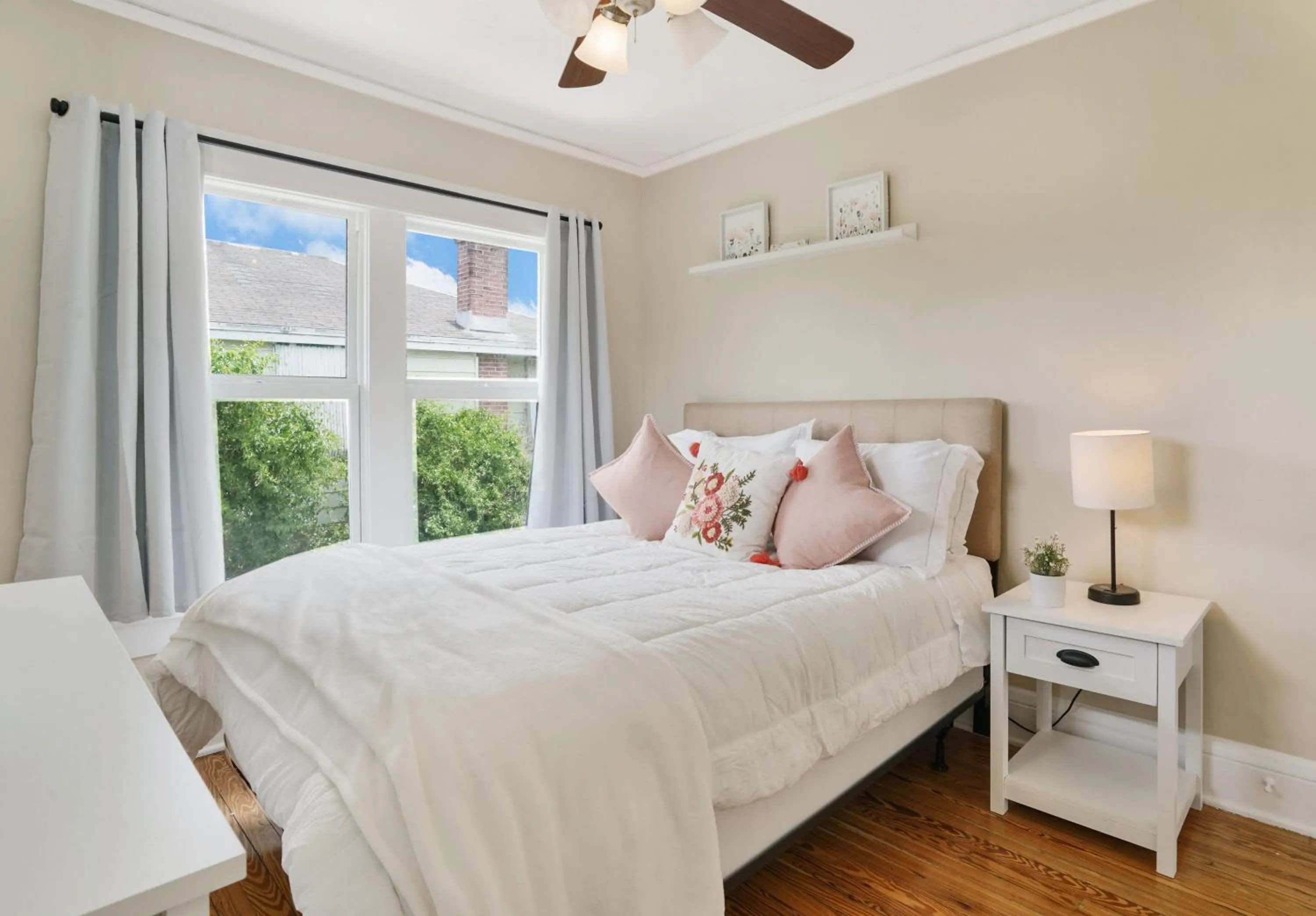 Bedroom, Bed in Charming Historic Home and Cottage minutes from the Intracoastal and the Beach