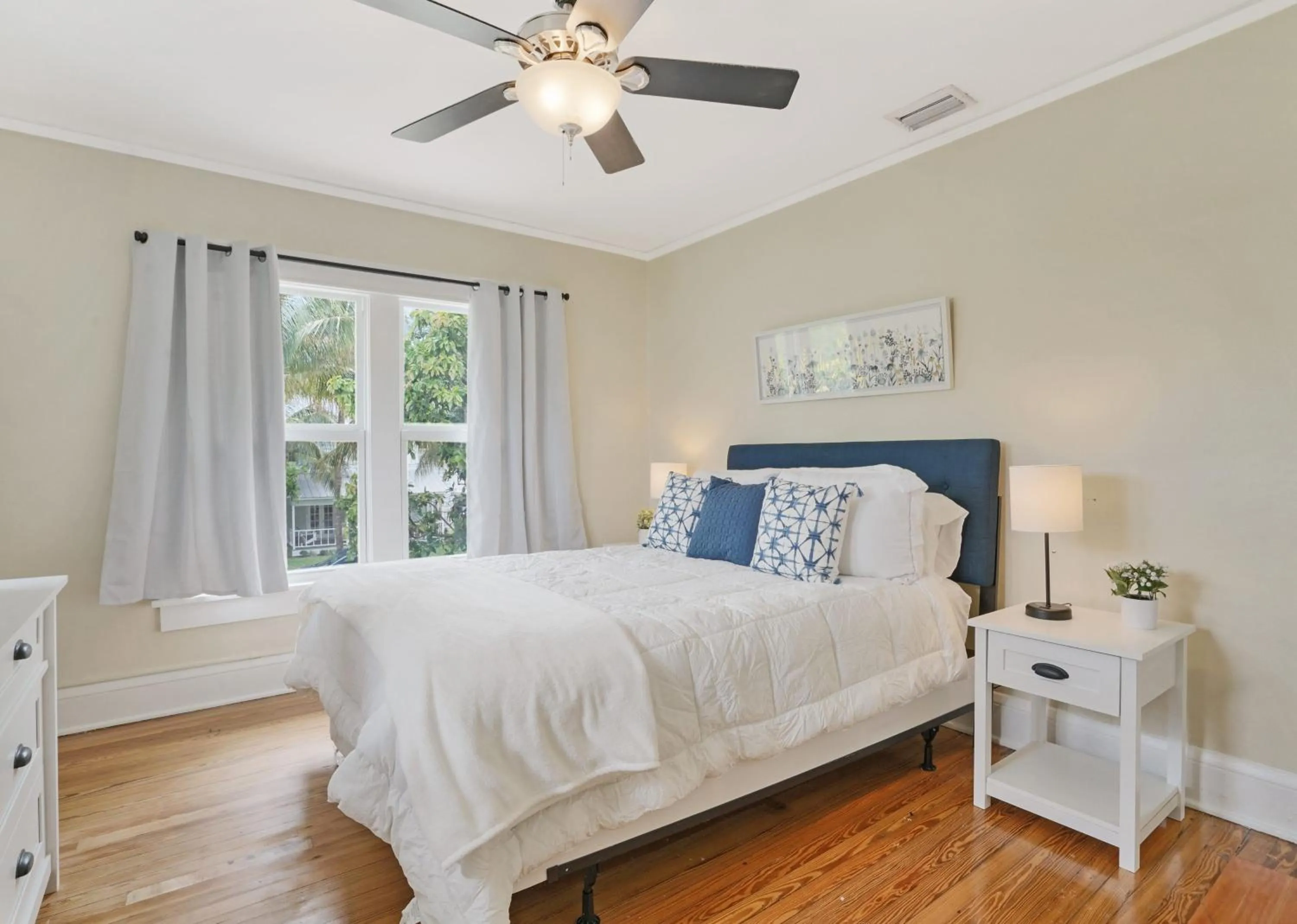 Bedroom, Bed in Charming Historic Home and Cottage minutes from the Intracoastal and the Beach