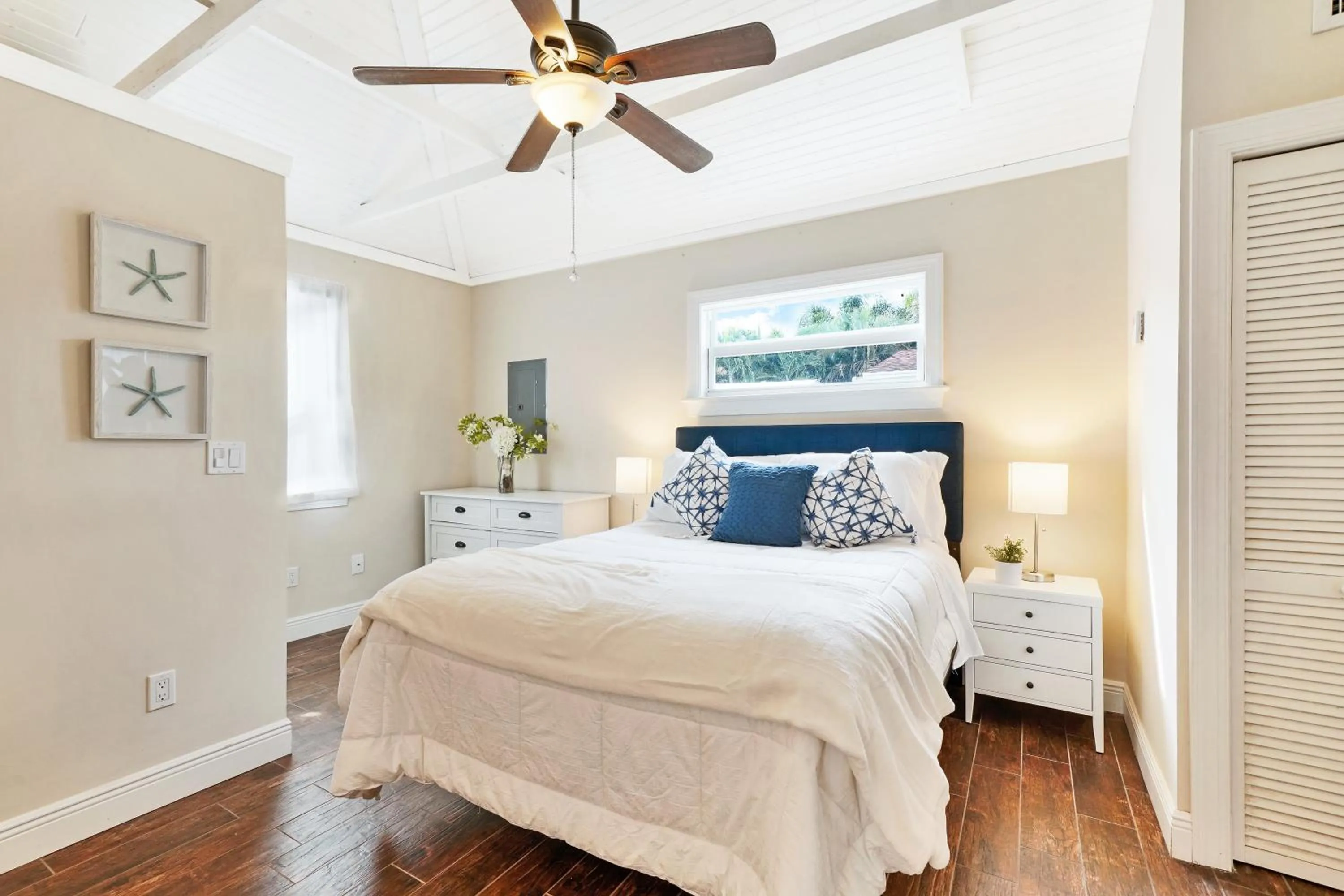 Bedroom, Bed in Charming Historic Home and Cottage minutes from the Intracoastal and the Beach