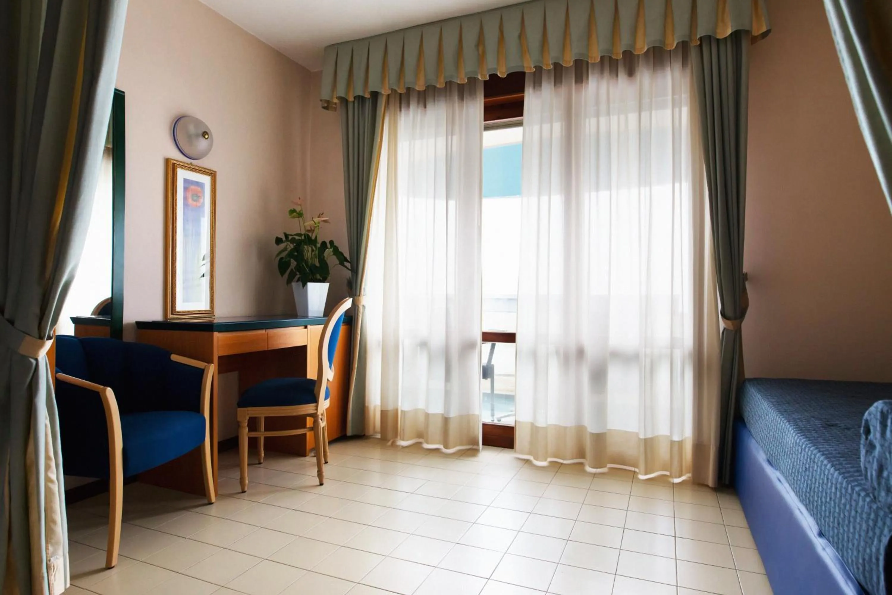 Seating area in Hotel Monaco & Quisisana