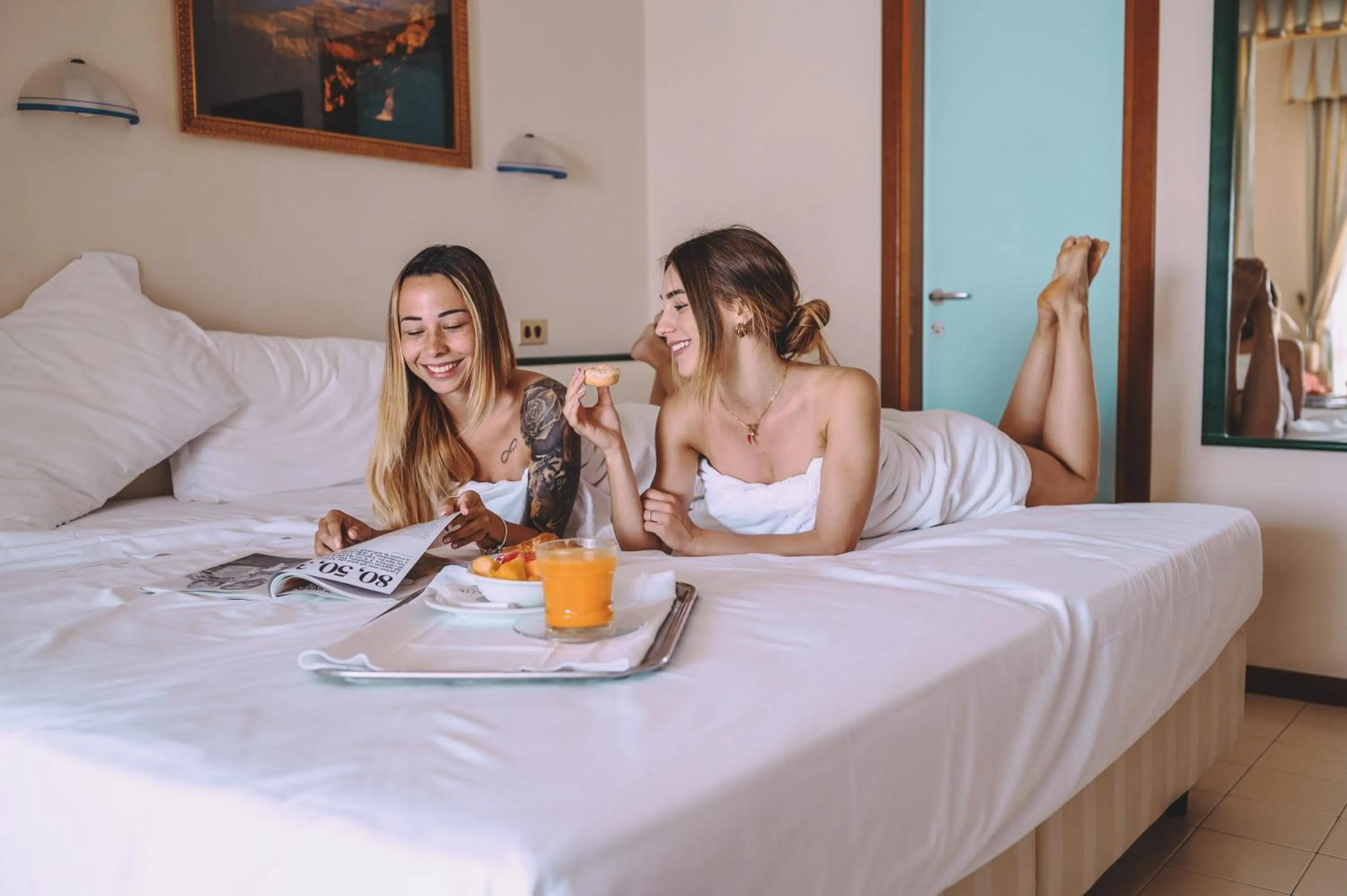 Breakfast, Bed in Hotel Monaco & Quisisana