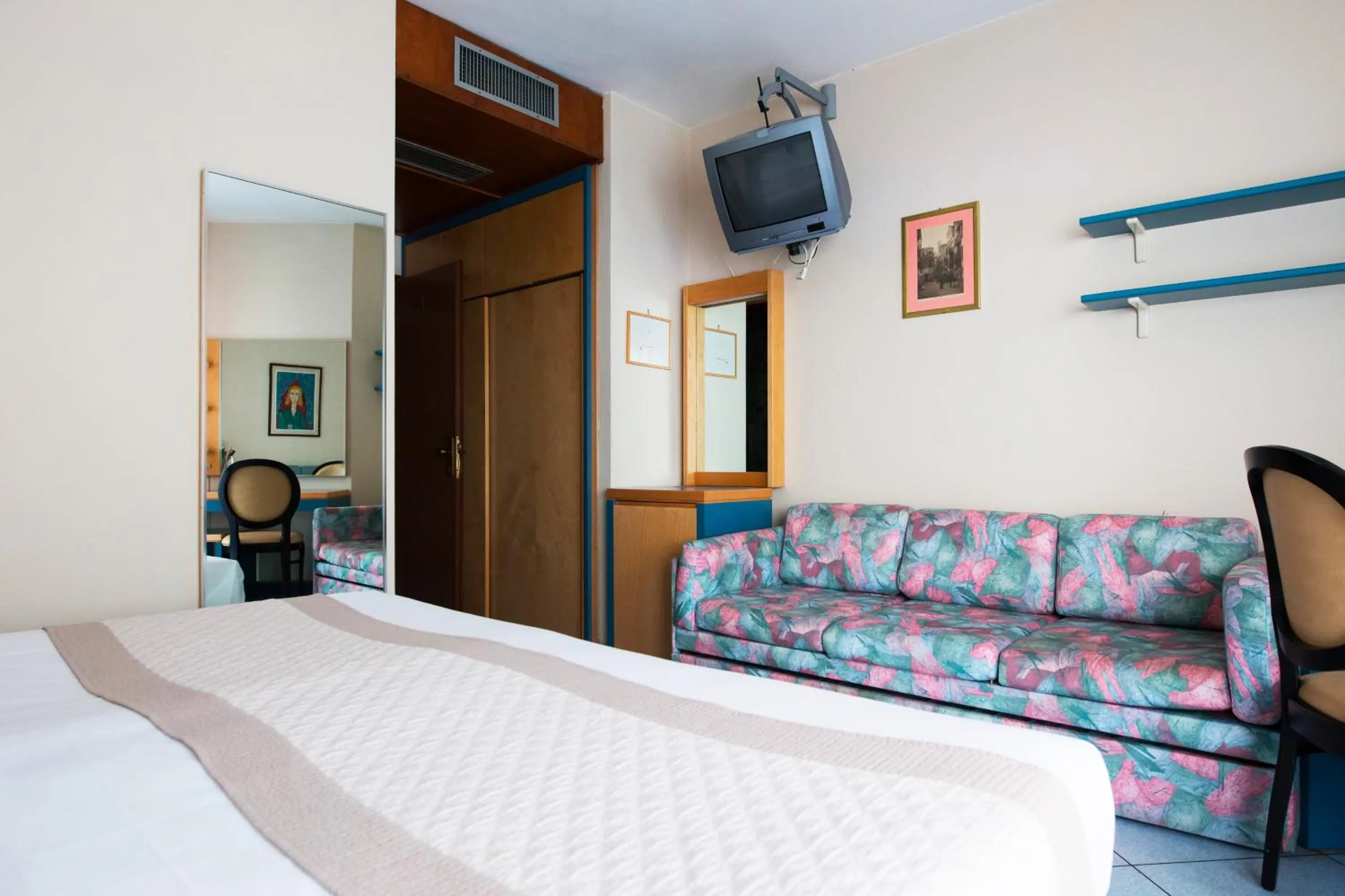 Photo of the whole room, Bed in Hotel Monaco & Quisisana