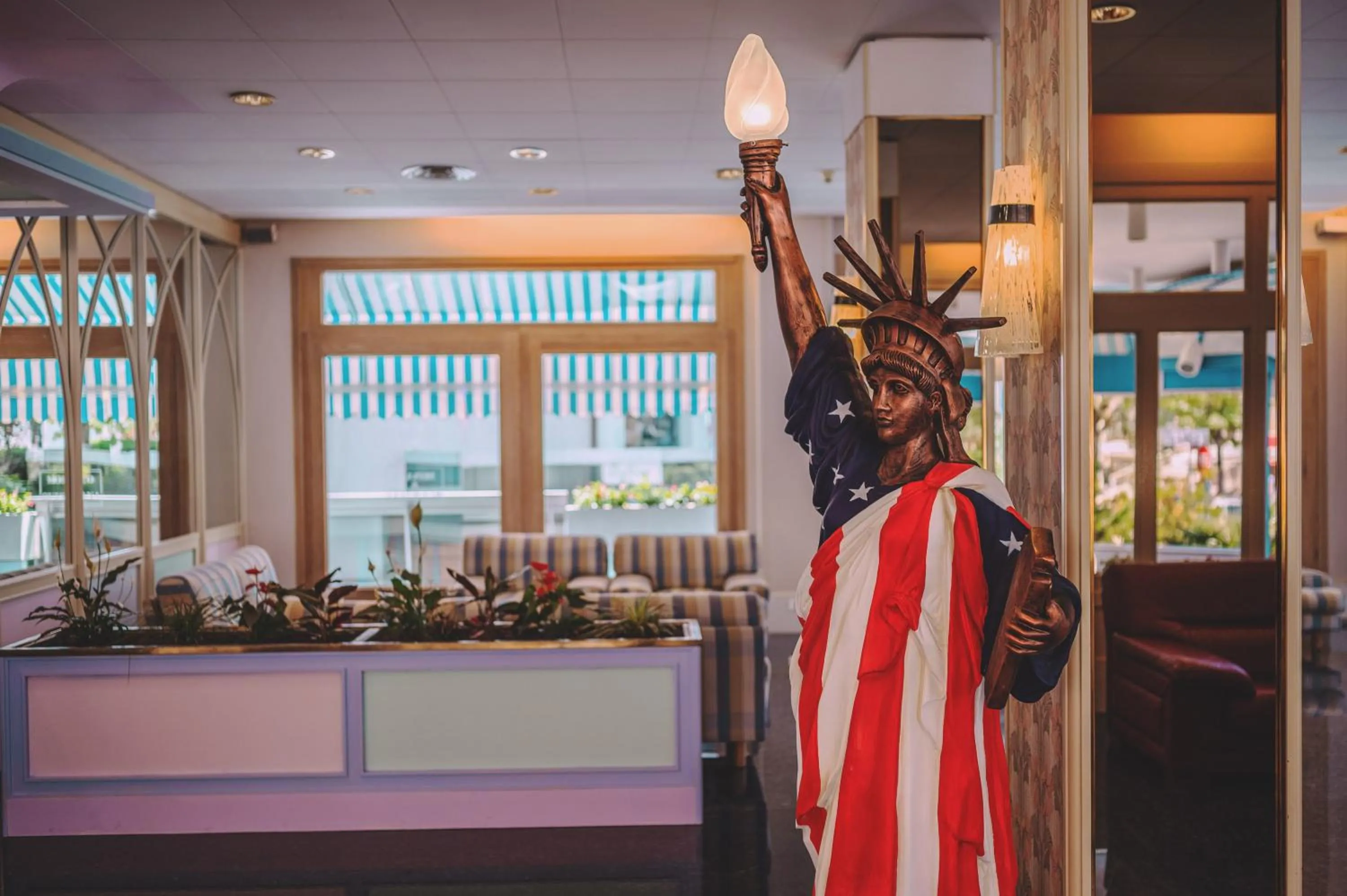 Decorative detail in Hotel Monaco & Quisisana