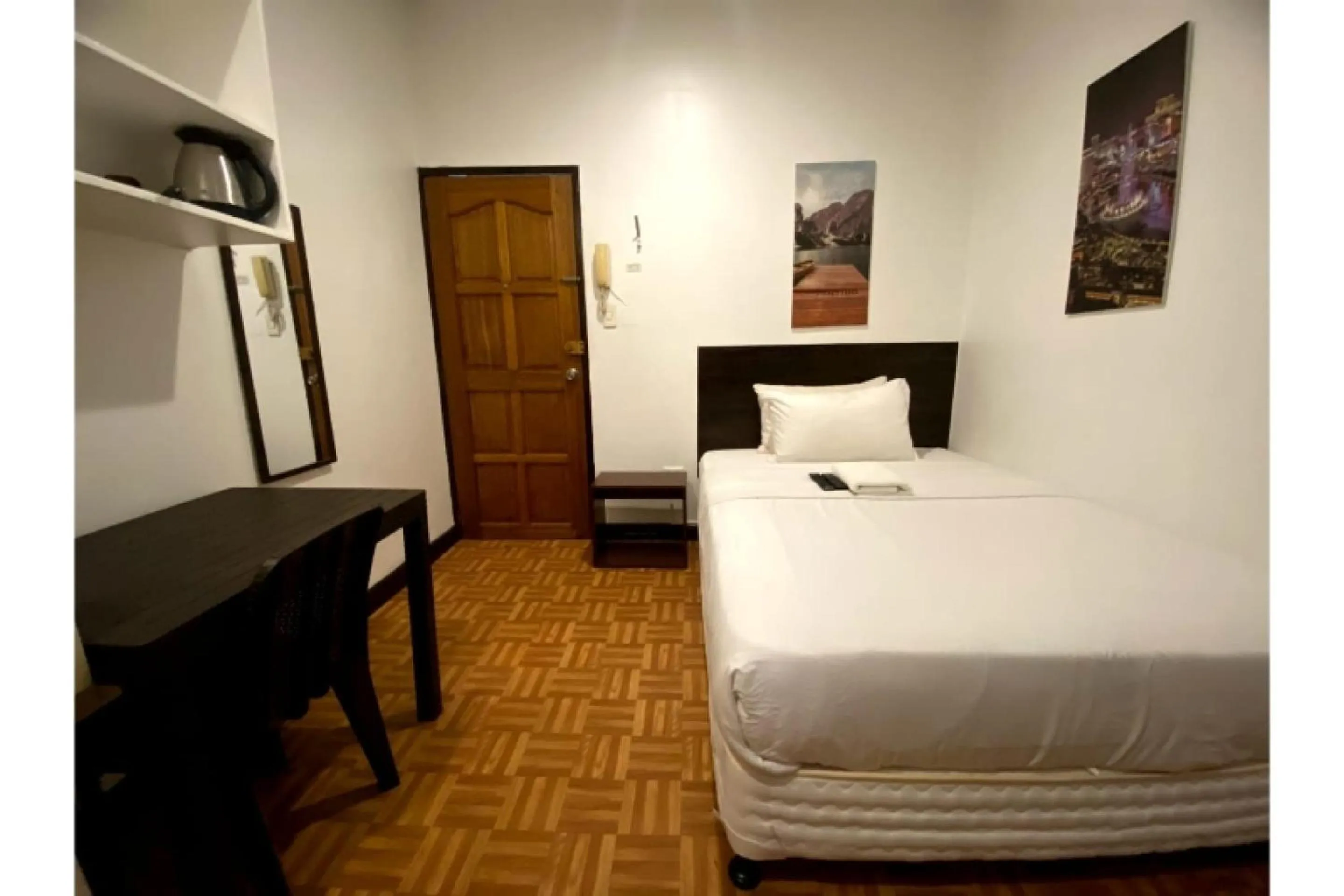 Bedroom in OYO 857 City Stay Inns Makati Avenue
