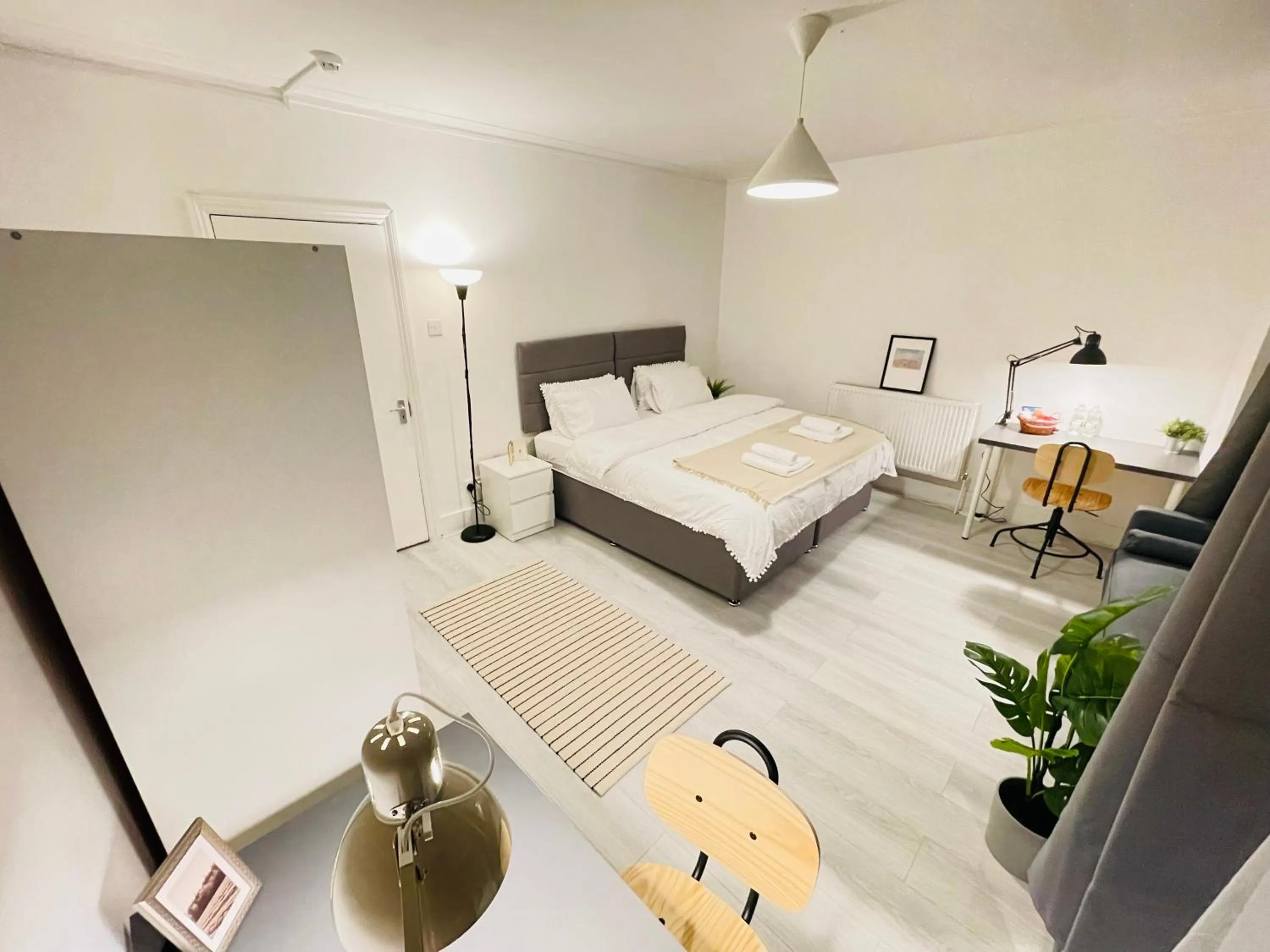 Bedroom, Bed in Leytonstone House - SleepyLodge