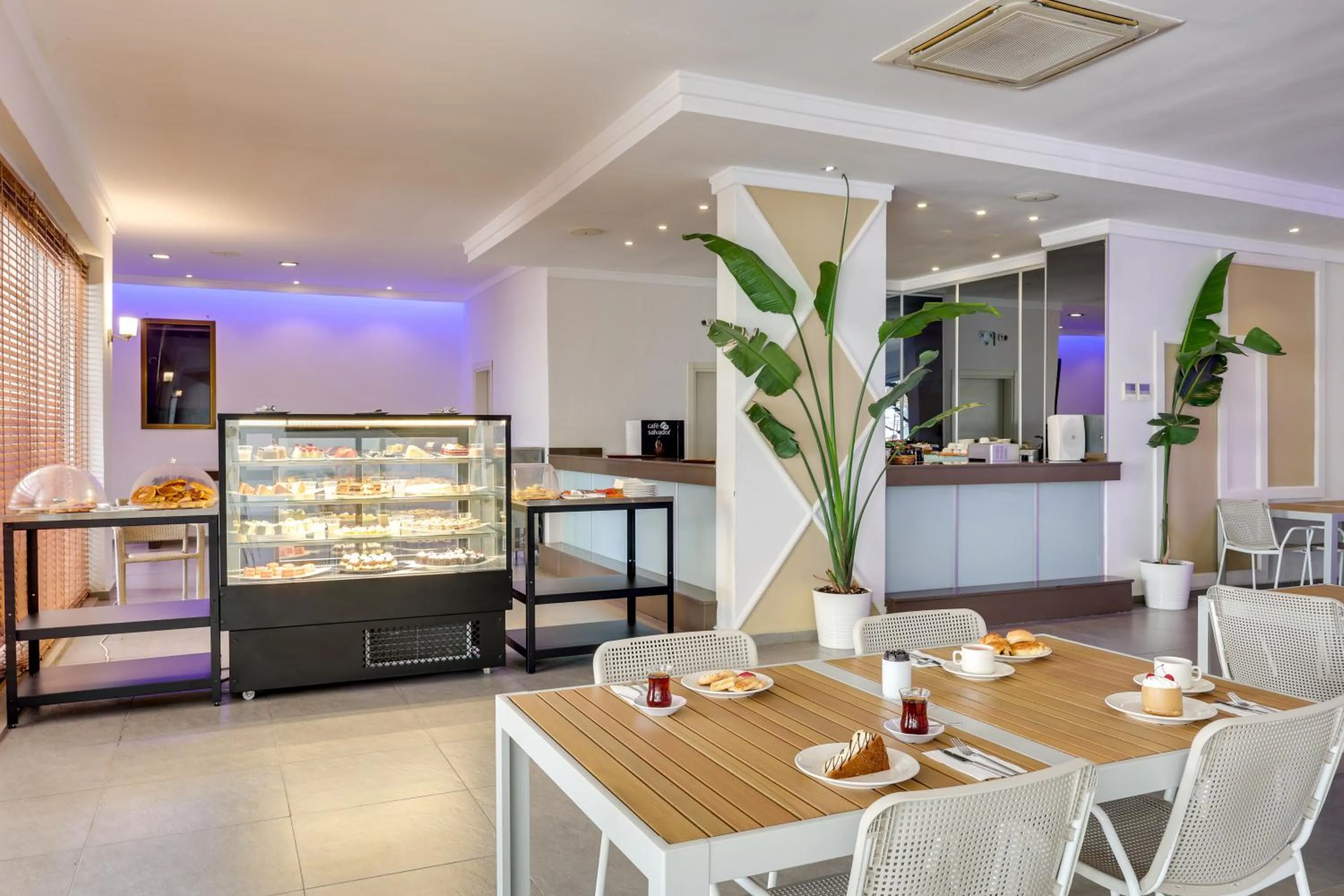 Lounge or bar in Faros Premium Beach