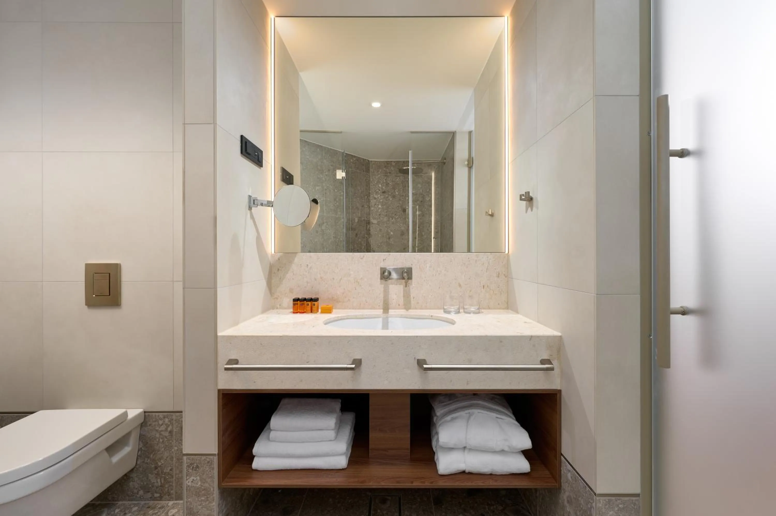 Toilet in Grand Hotel View