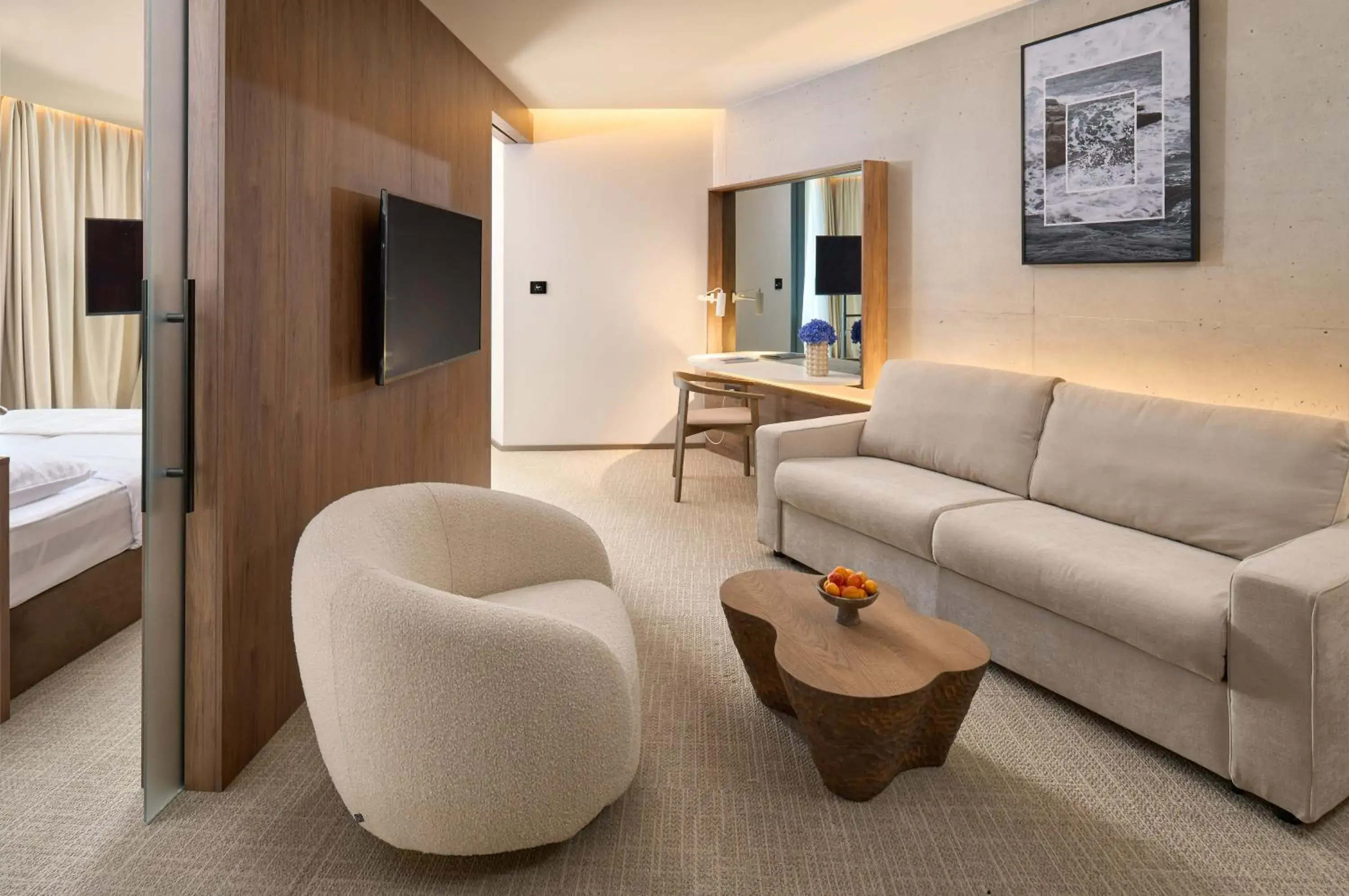 Living room, Bed in Grand Hotel View Living room, Bed in Grand Hotel View